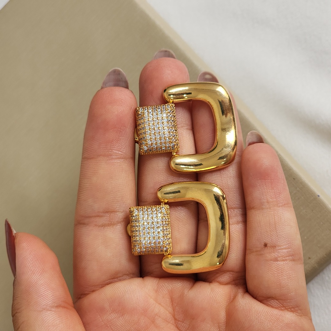 Brinco Elegante Zircônia