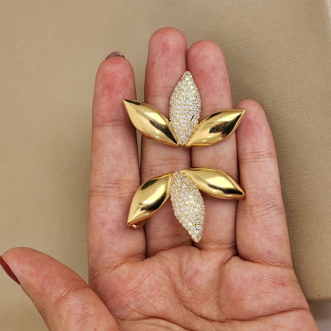 Brinco Elegante Zircônia