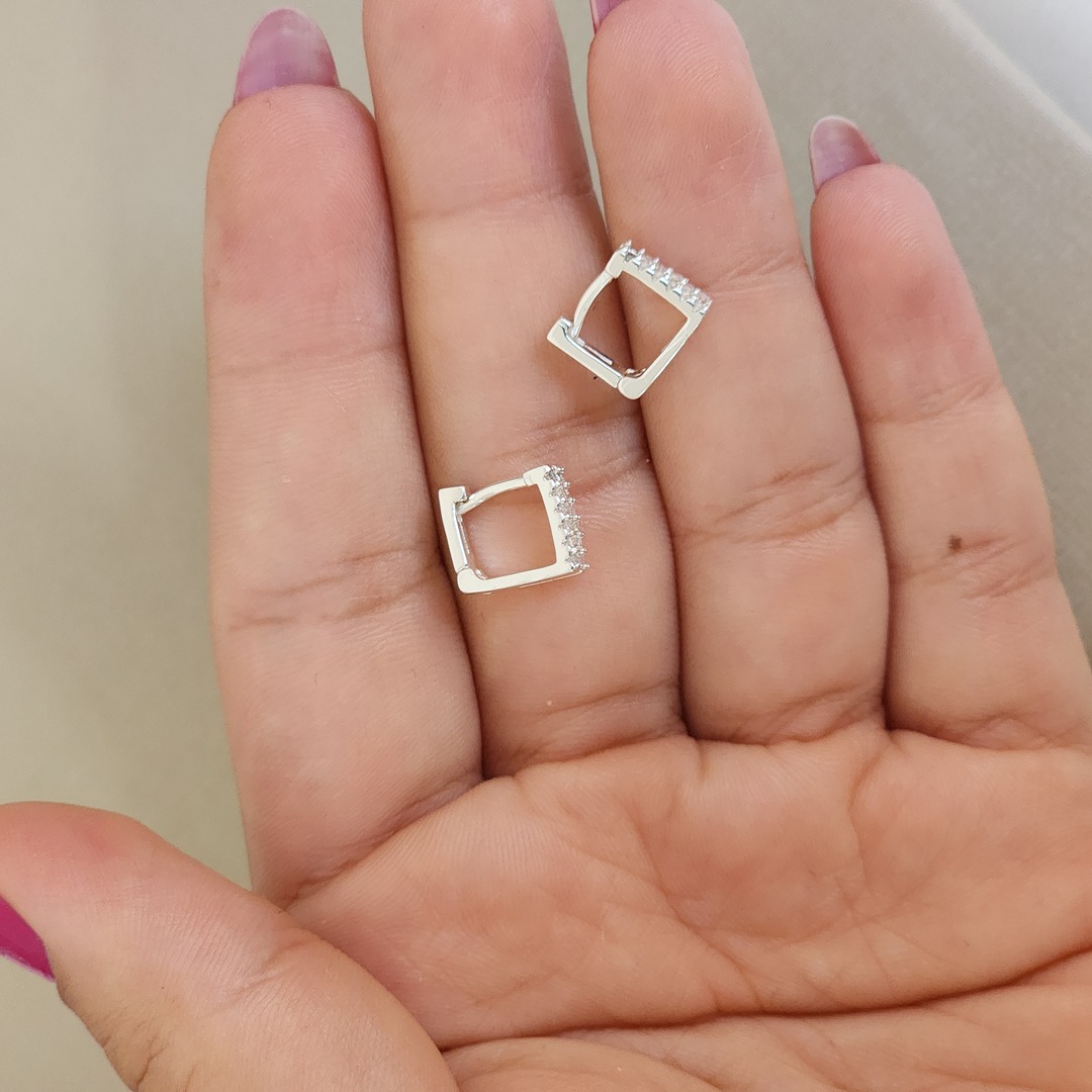 Argola Geométrica Cravejada