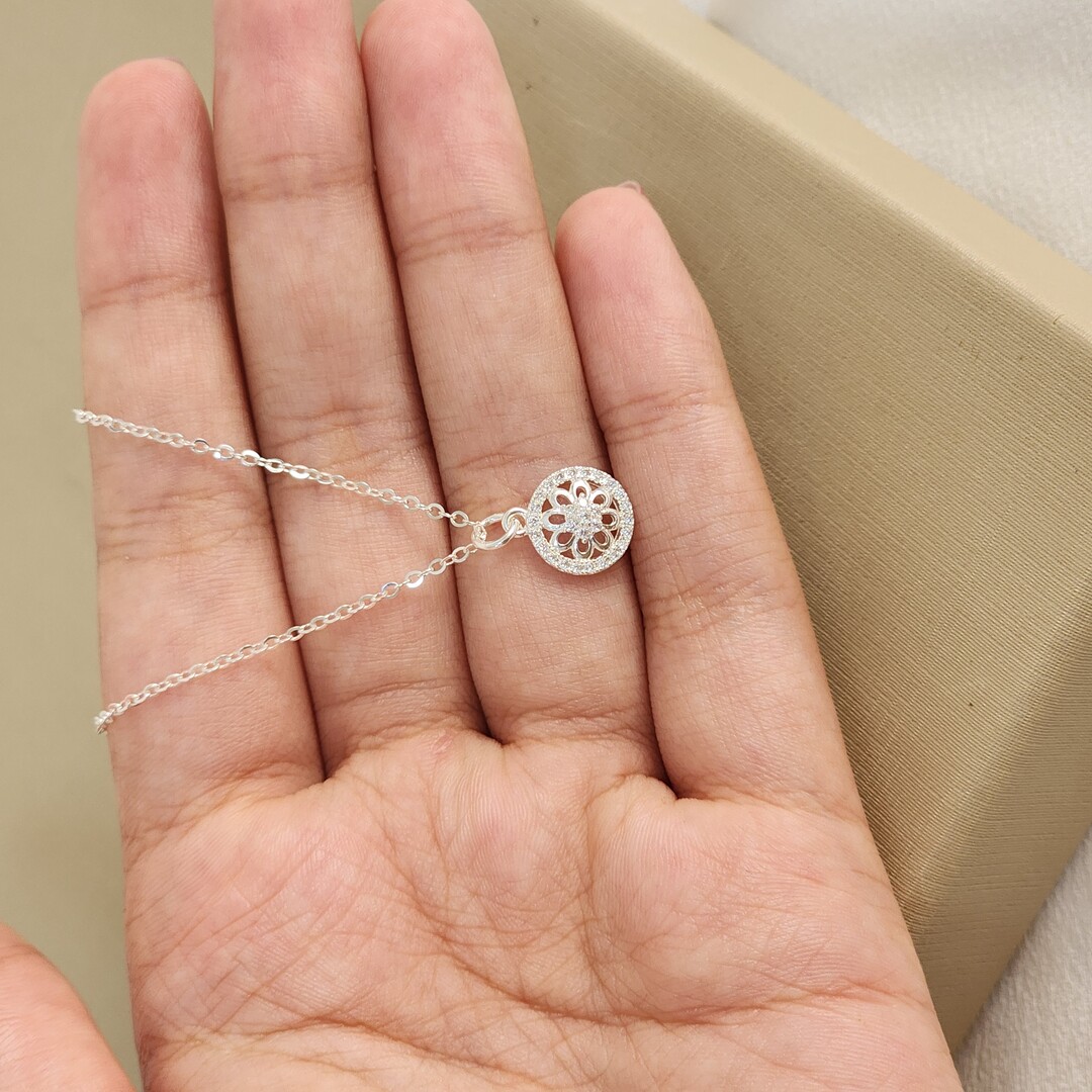 Colar Choker Medalinha