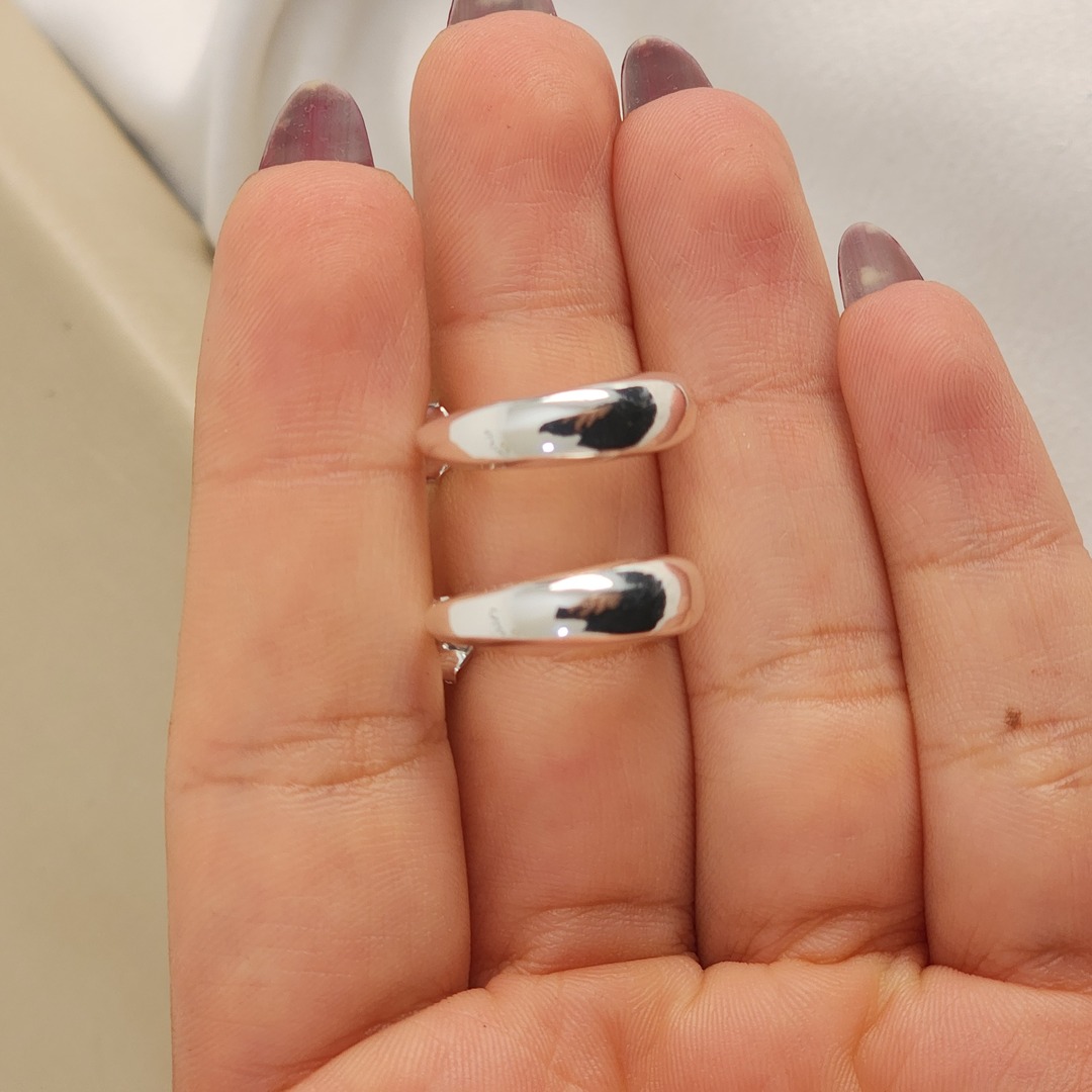 Brinco Meia Argola Lisa