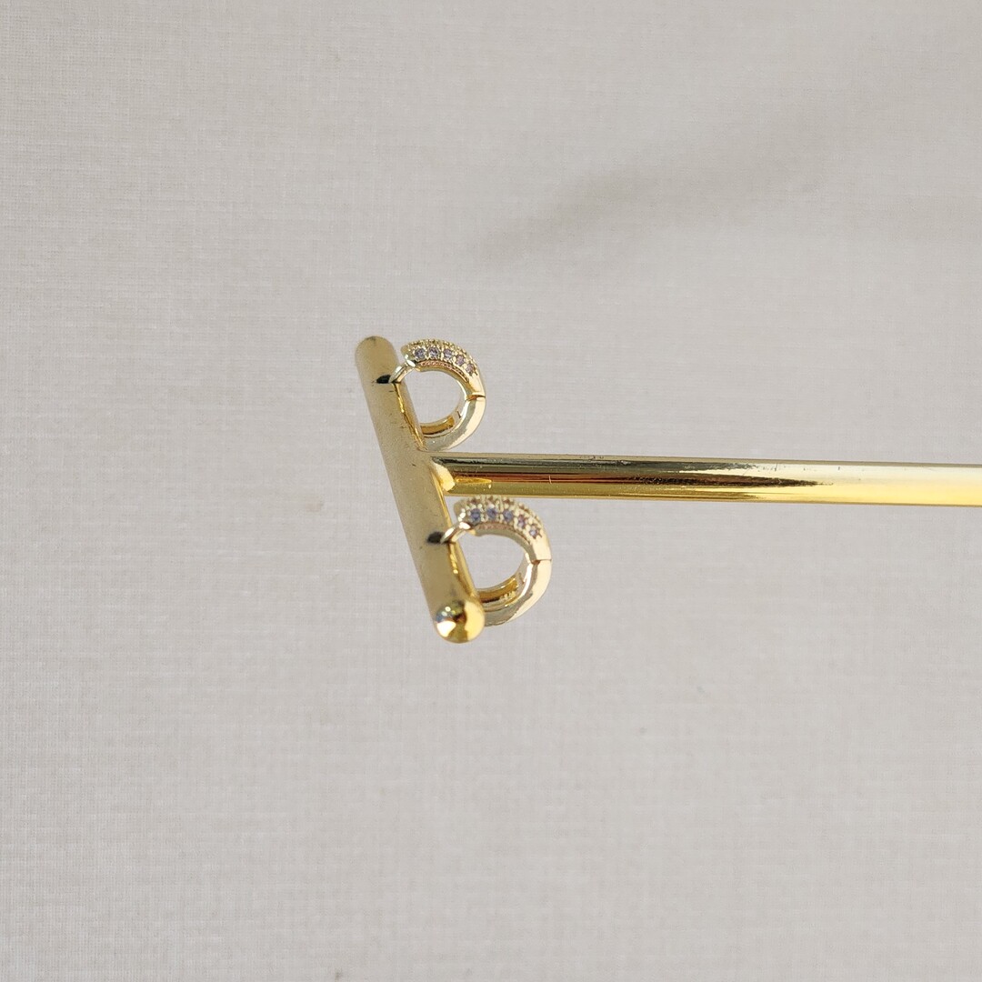 Argola Pequena Delicada com Zirconia