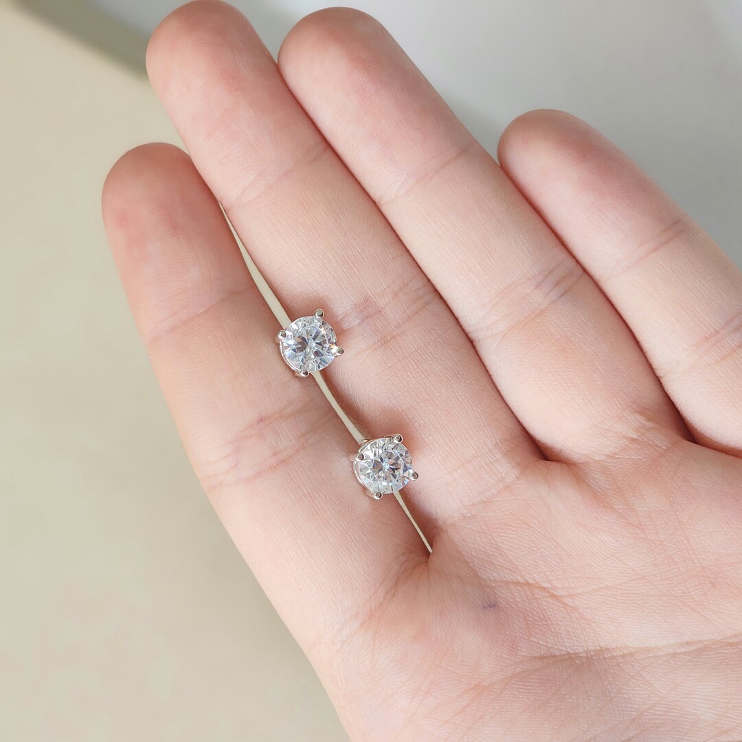 Brinco Ponto de Luz Zircônia