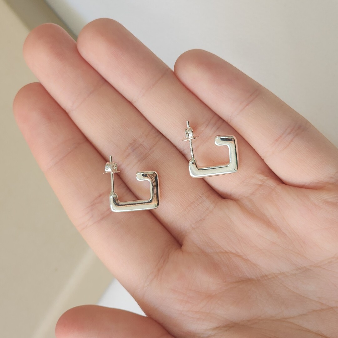 Brinco Meia Argola Liso