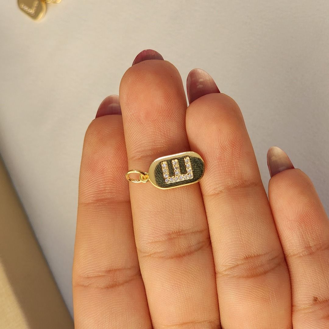 Pingente Plaquinha Letra E