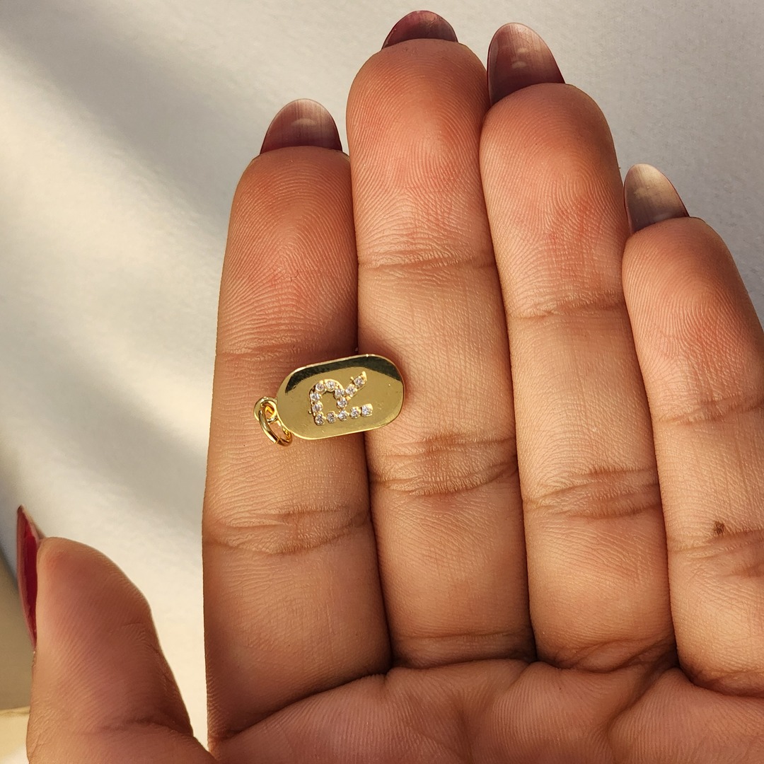 Pingente Plaquinha Letra R