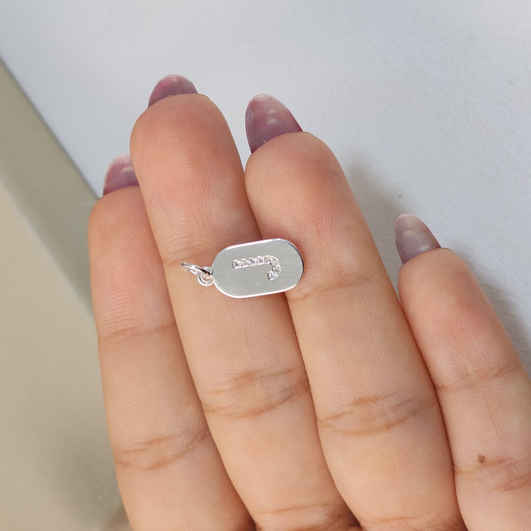 Pingente Plaquinha Letra J