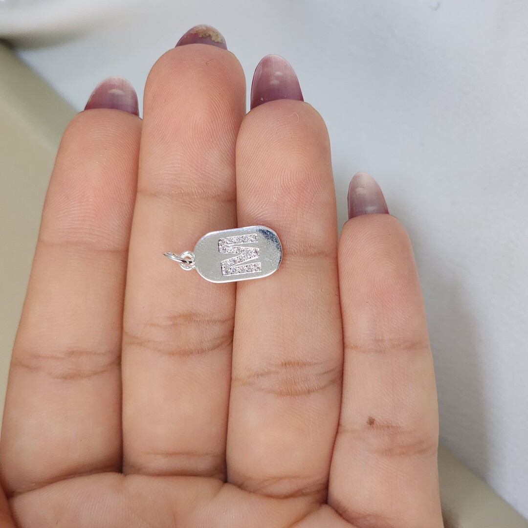 Pingente Plaquinha Letra M