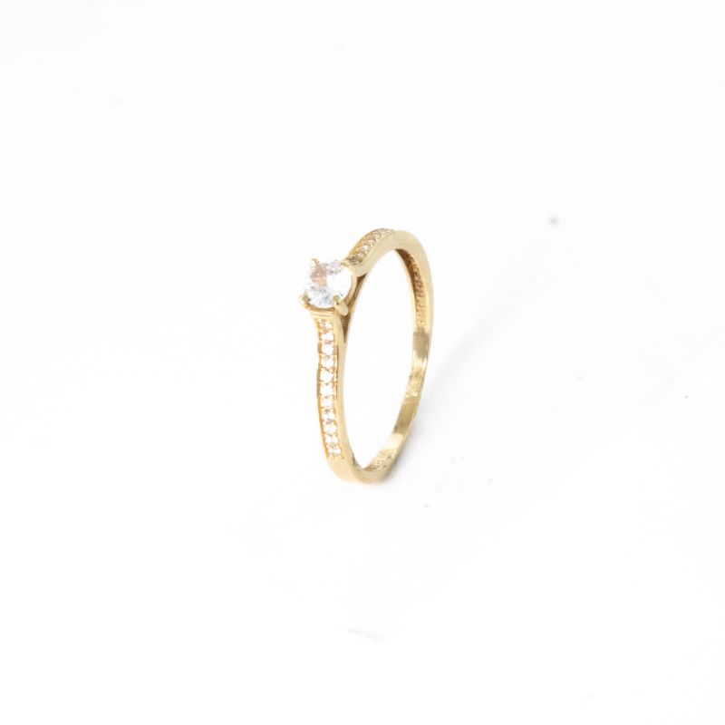 ANEL SOLITÁRIO COM ARMAÇÃO ALTA CRAVEJADO COM ZIRCÔNIAS NUMERAÇÃO 20