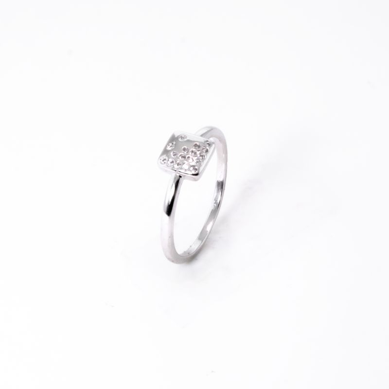 ANEL QUADRADO CRAVEJADO