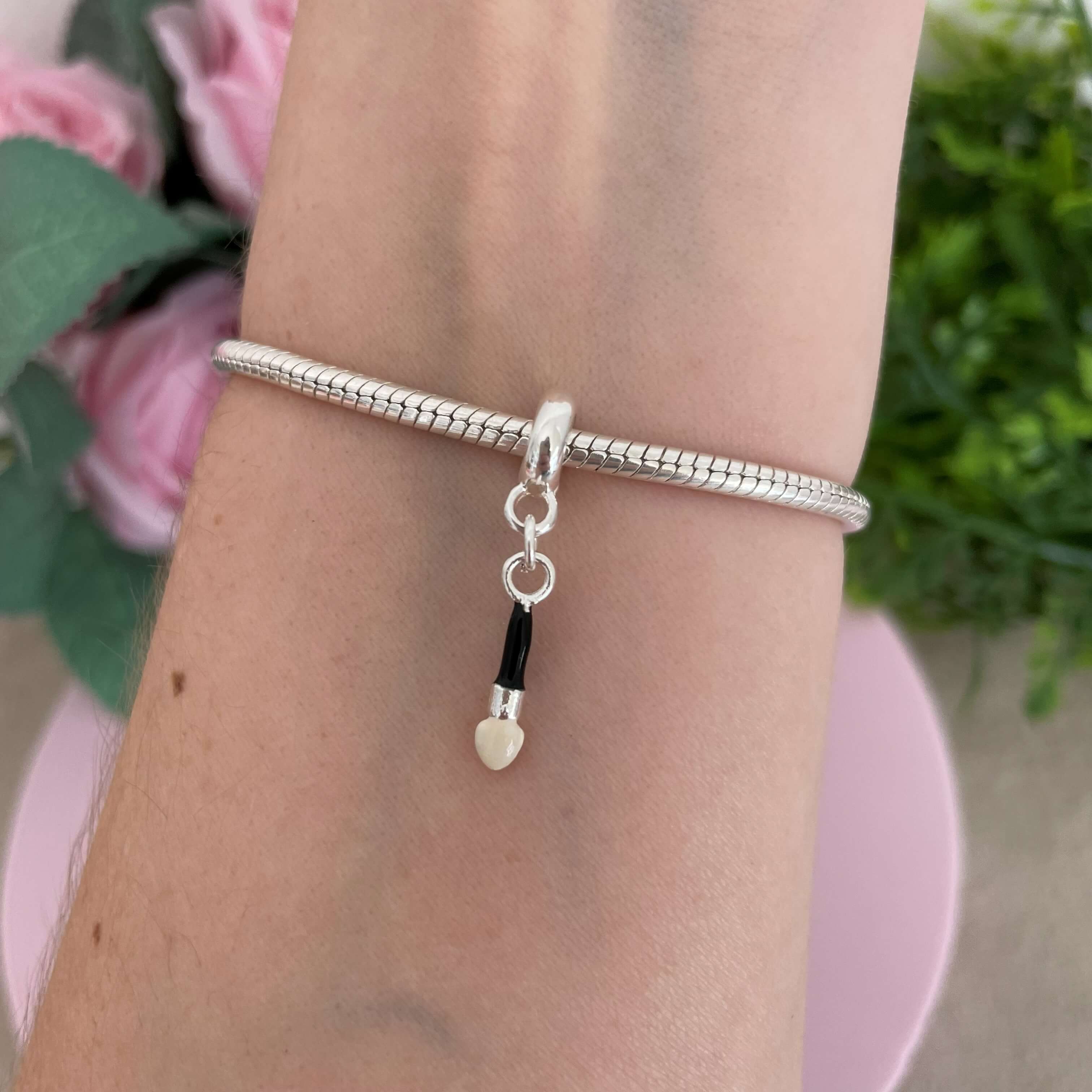 Berloque Pincel de Sombra Plush Prata