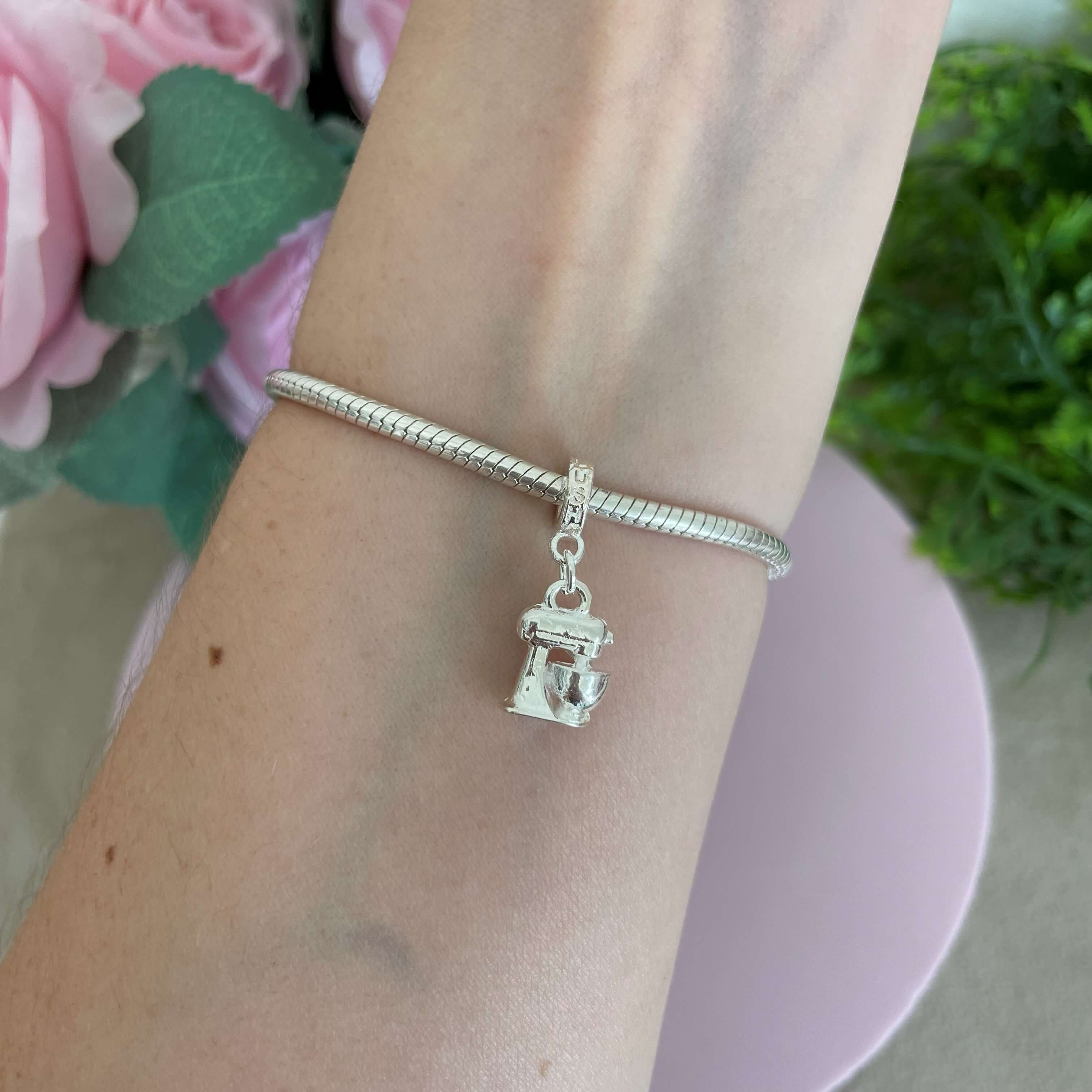 Berloque Batedeira Clássica Prata Plush