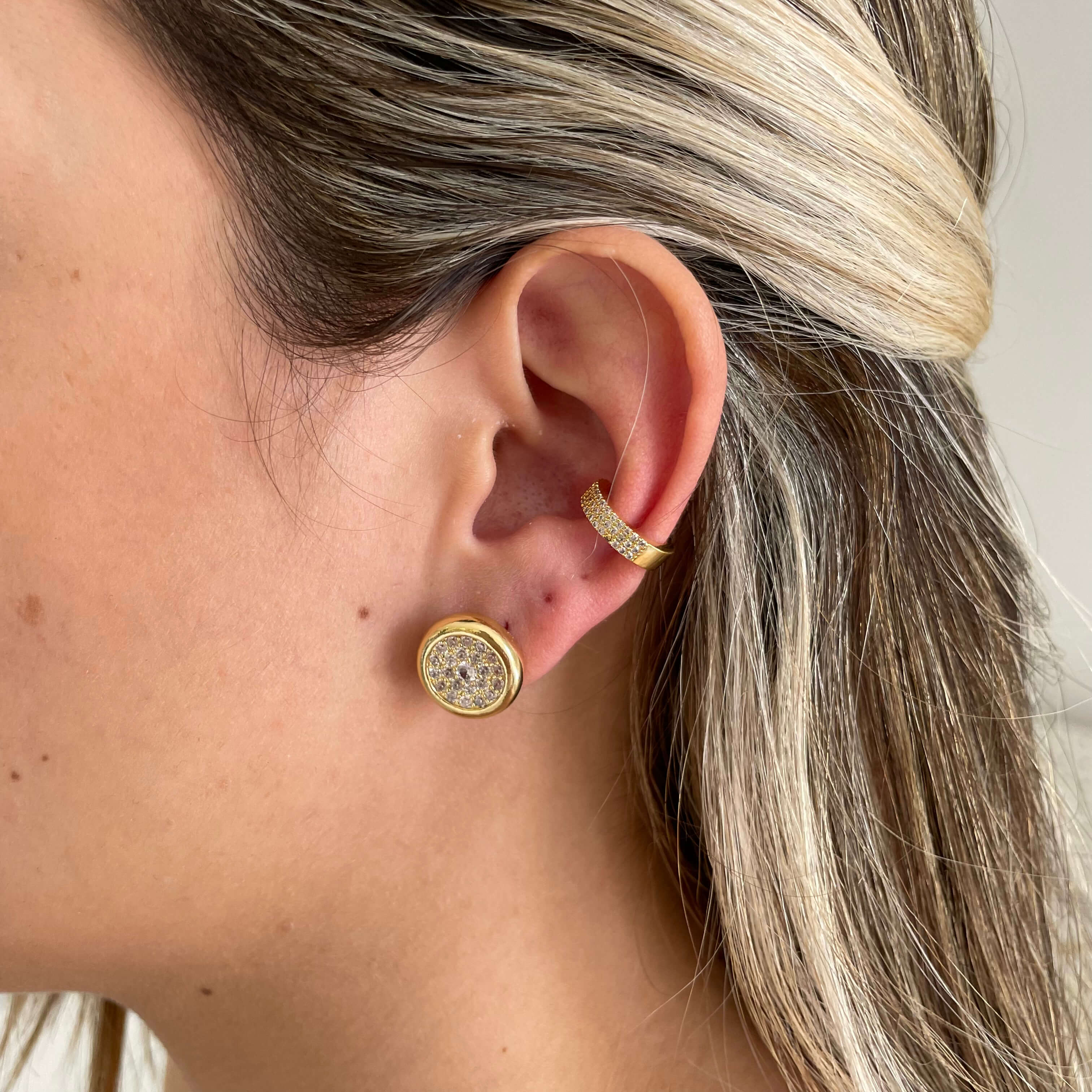 Brinco Círculo de Zirconias Ouro