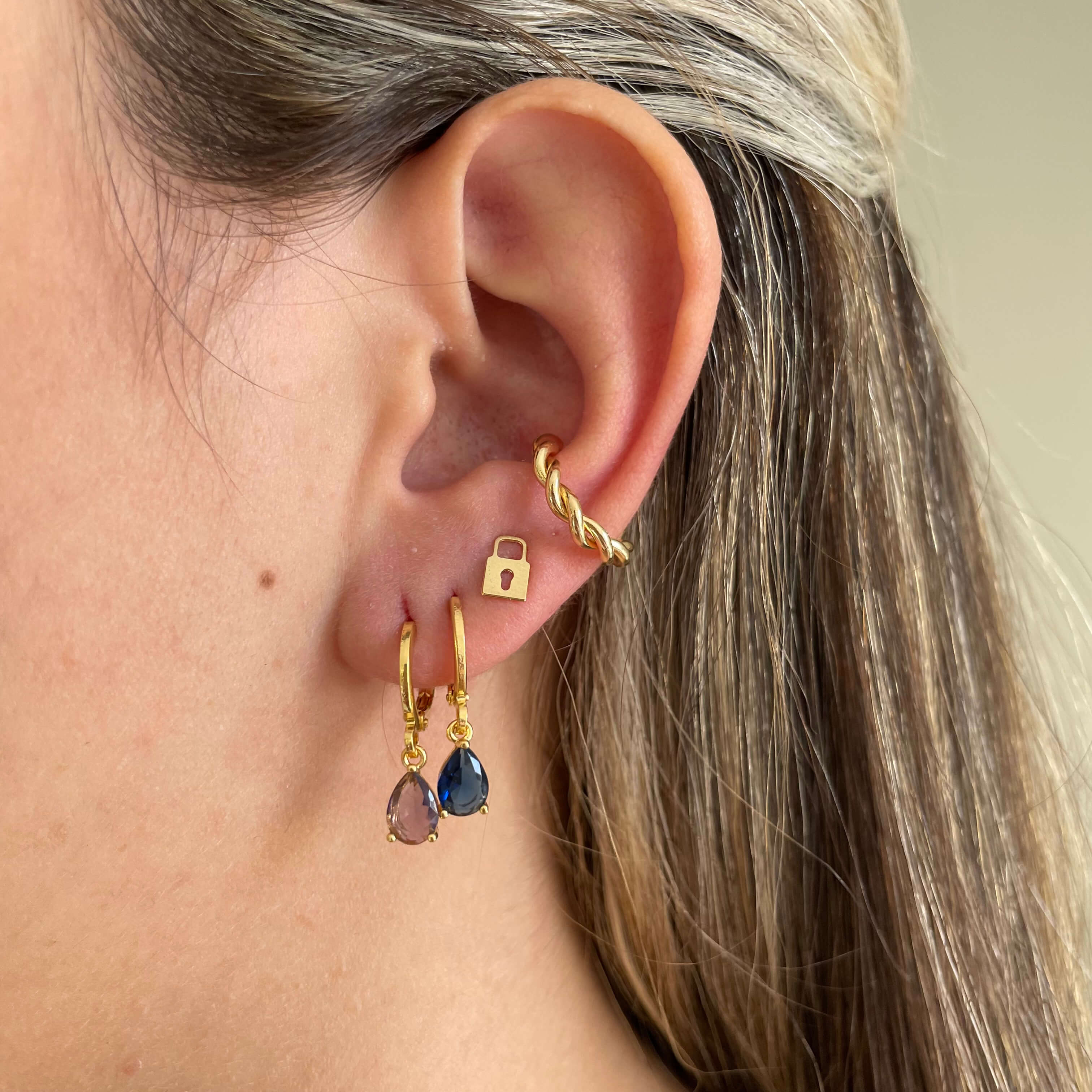 Brinco Argola Gota Pendente Lilás Ouro