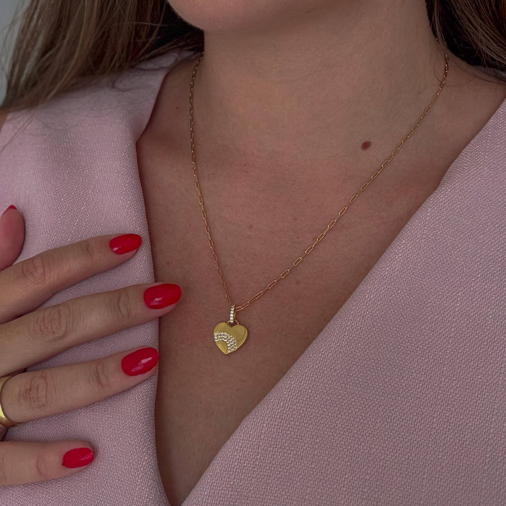 Colar Coração Cravejado Arco Cristal Ouro