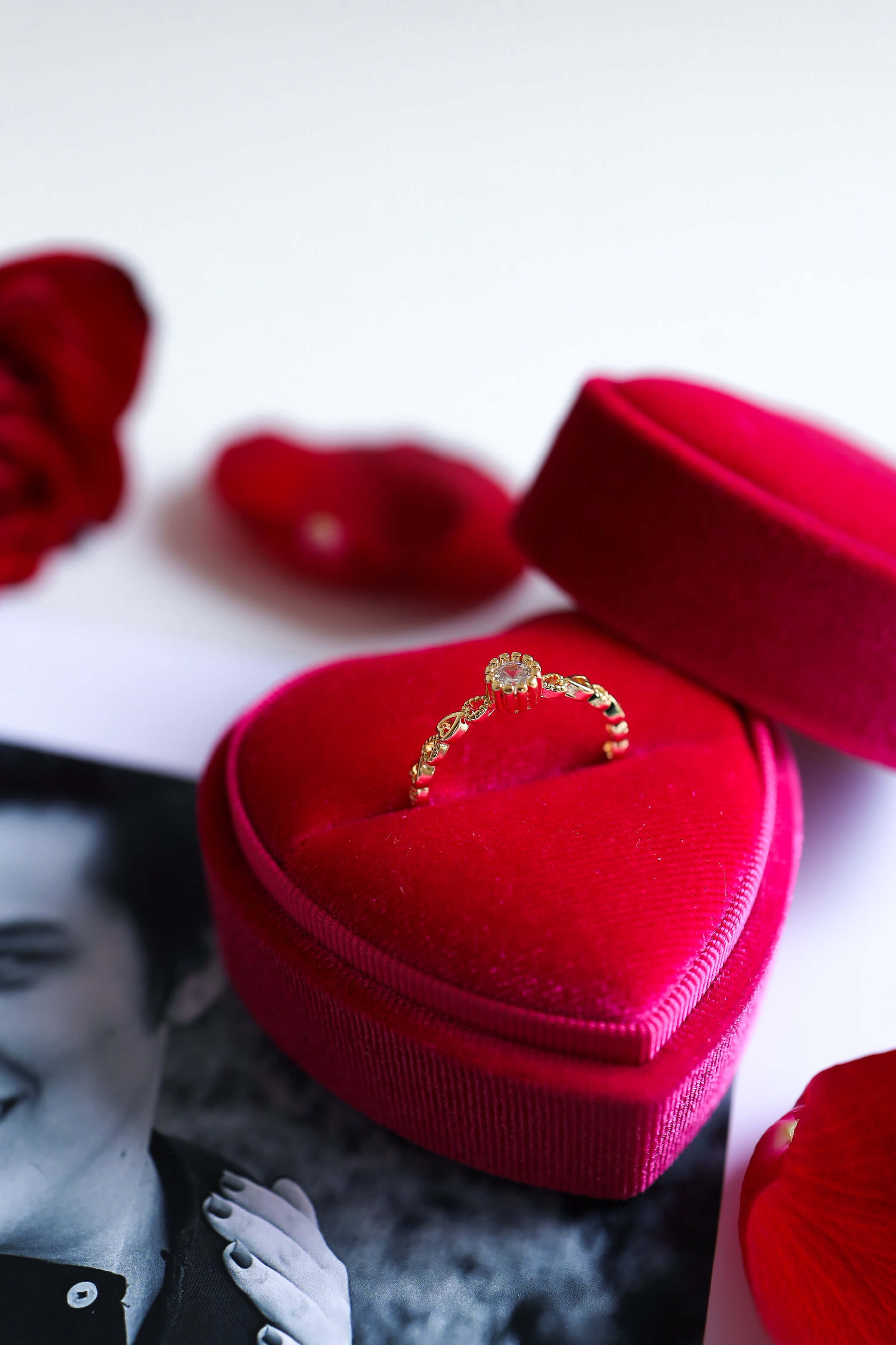 Anel Solitário Arabesco Ouro