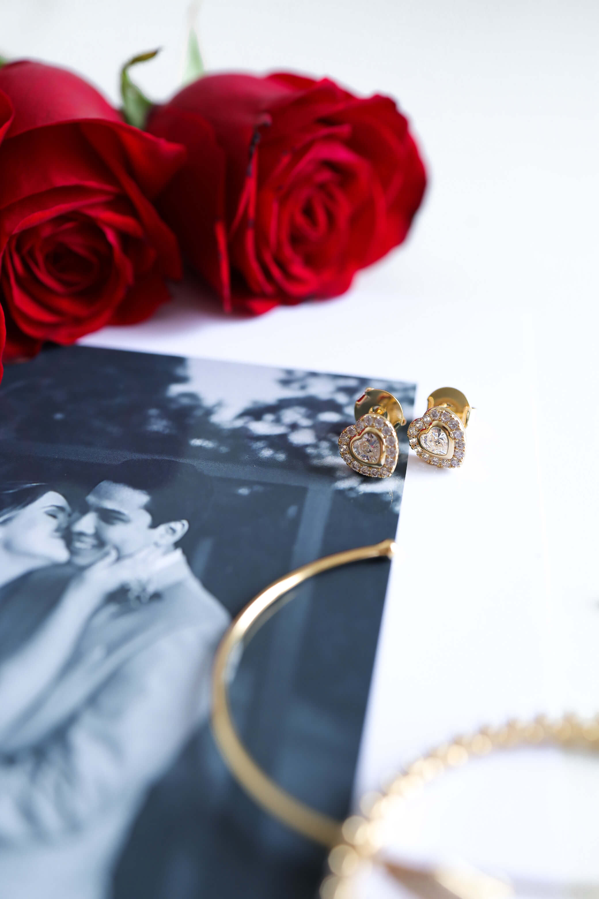 Brinco Coração Cravejado Ouro