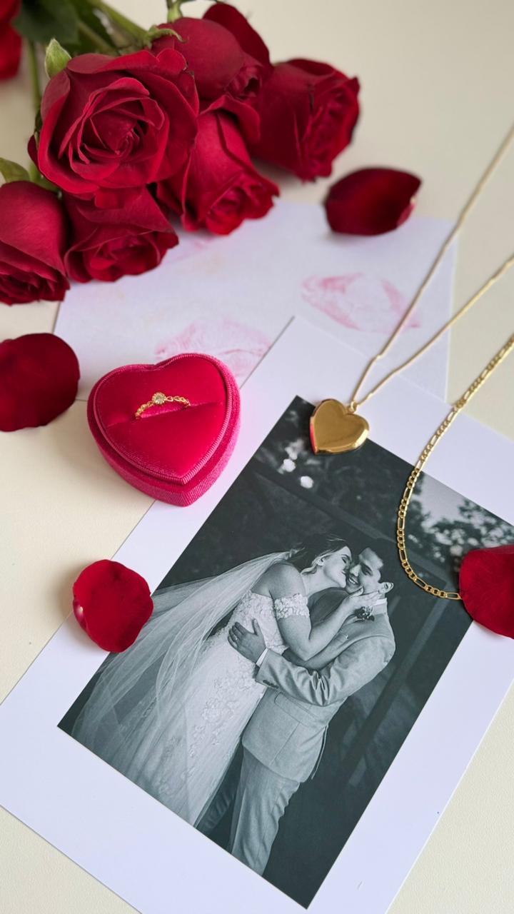 Colar Relicário Coração Liso Ouro