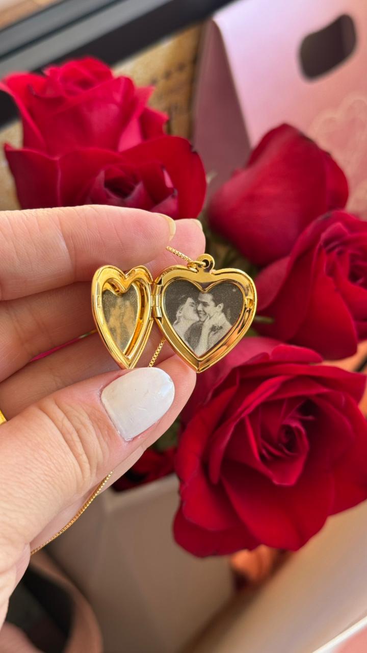 Colar Relicário Coração Liso Ouro