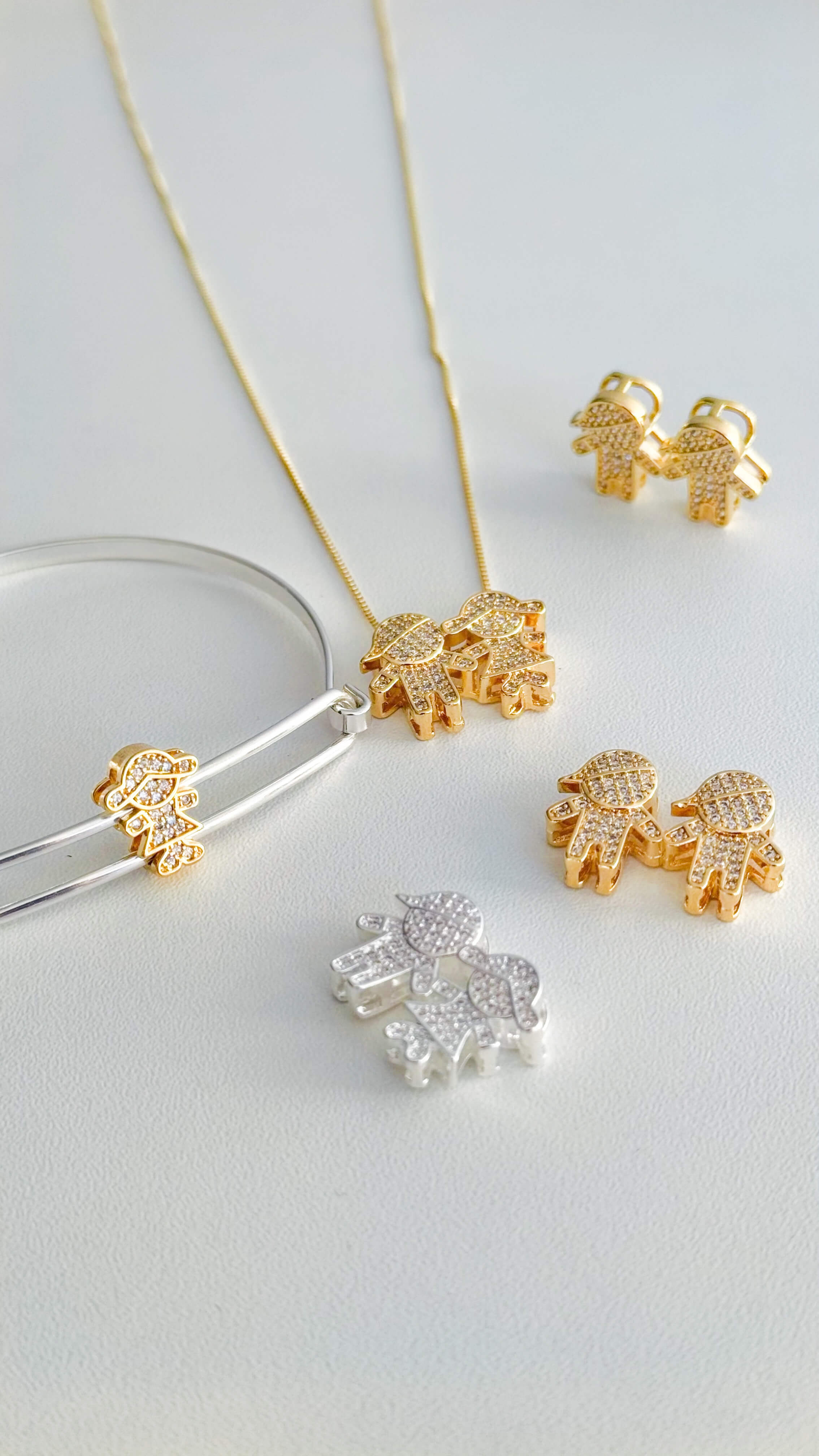 Pingente Menino e Menina Zircônias Prata