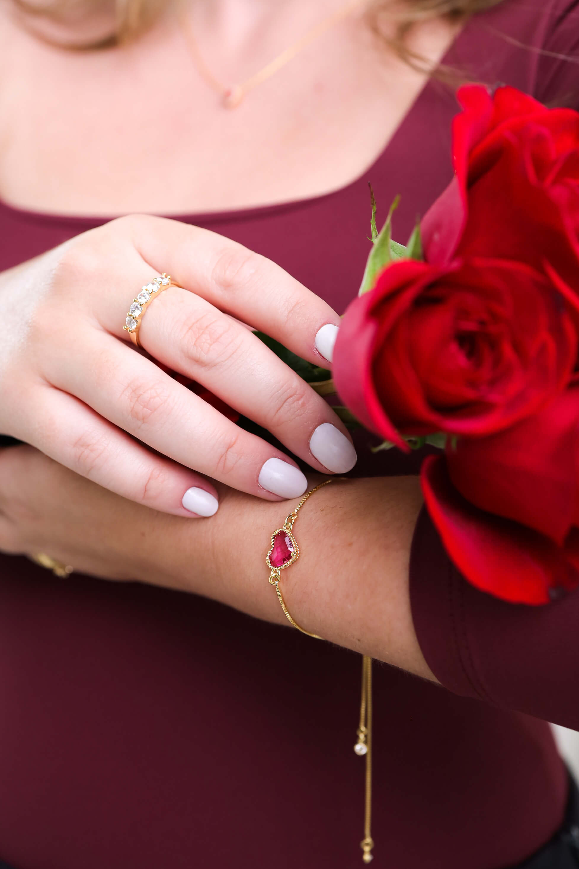 Anel Meia Aliança Cravejado Ouro