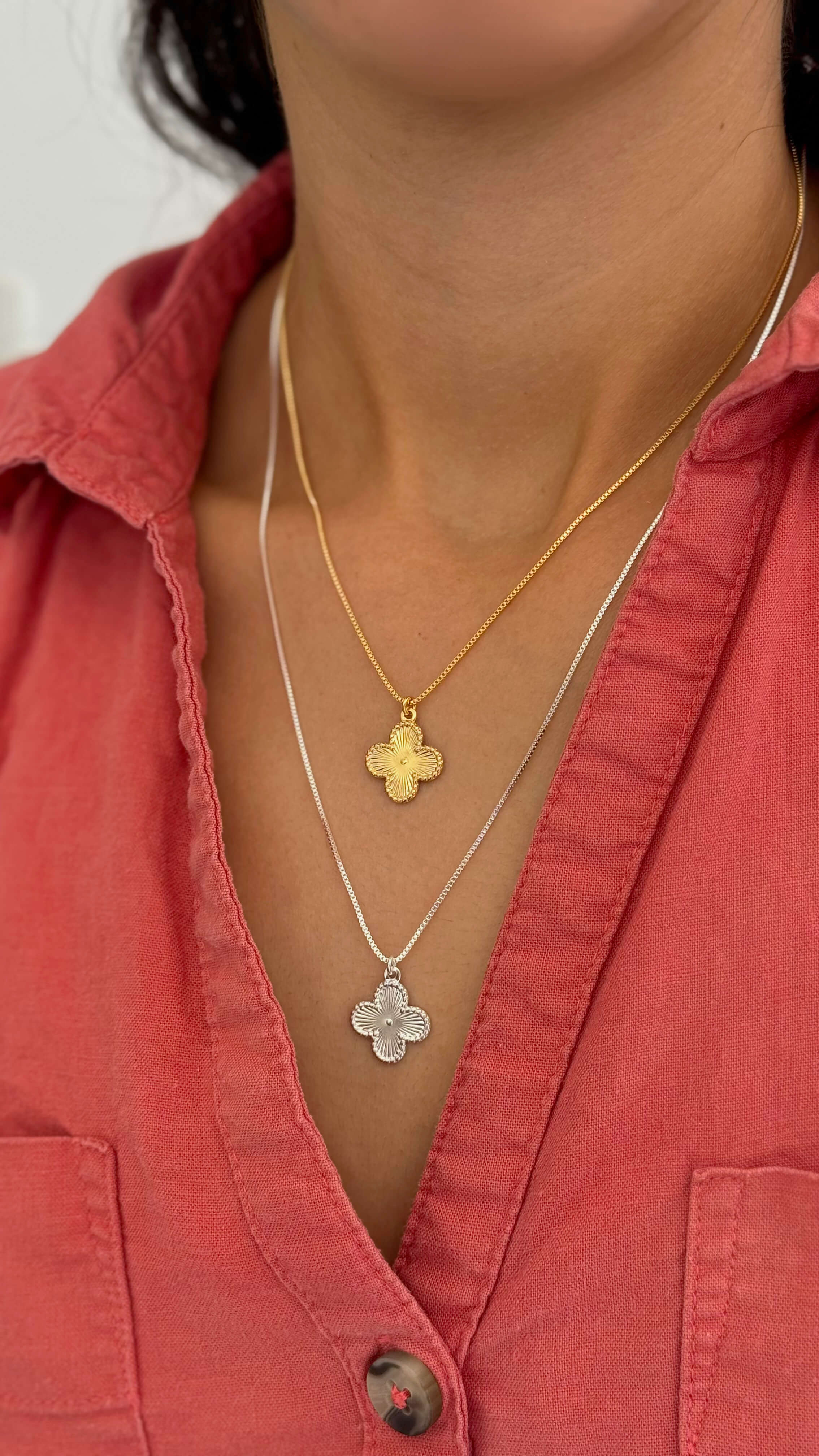 Colar Trevo Liso Ouro