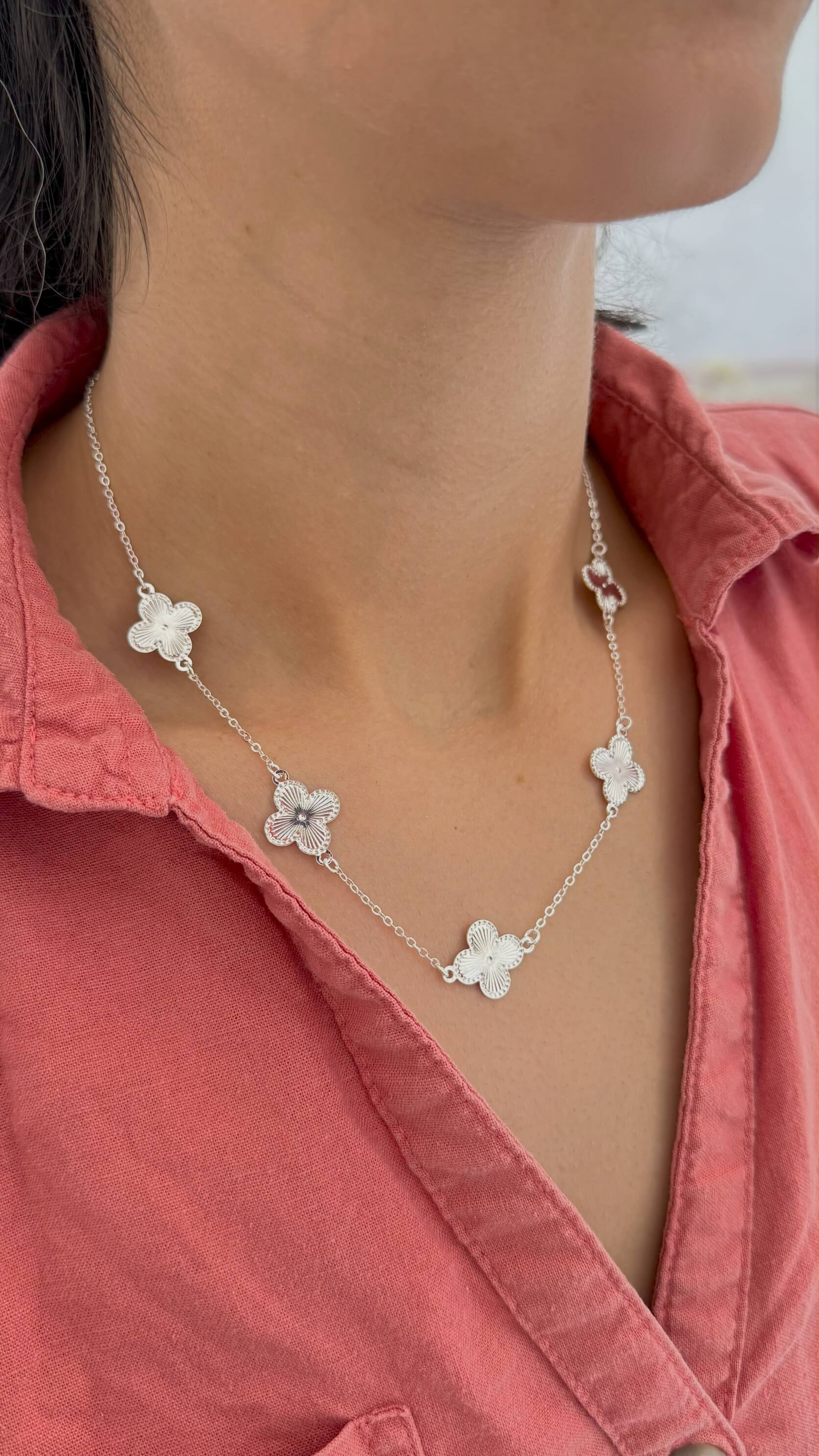 Colar Trevos Clássicos Prata