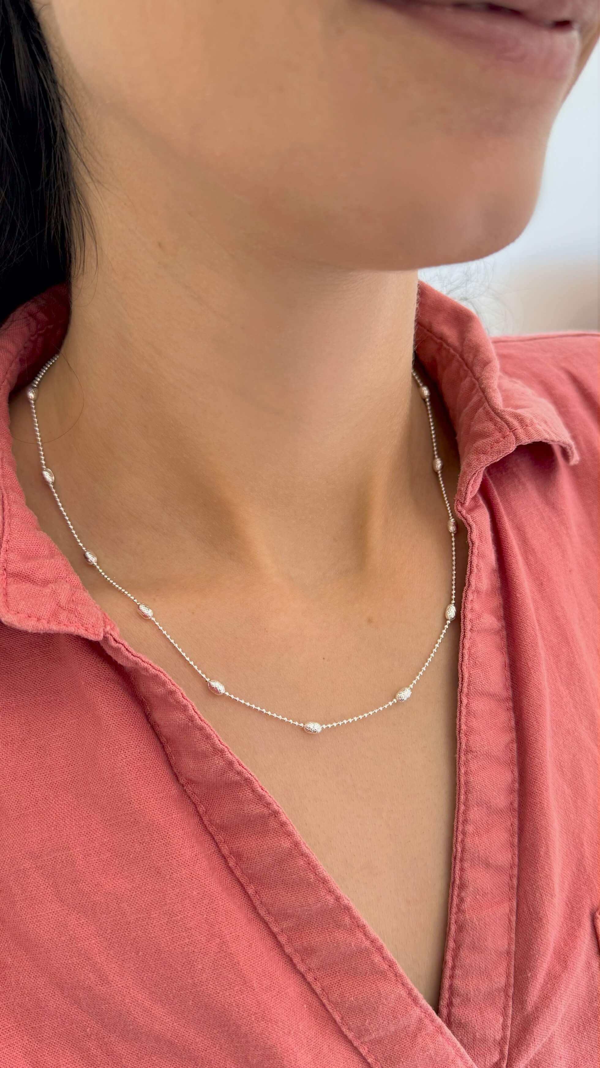 Colar Esferas Alongadas Prata