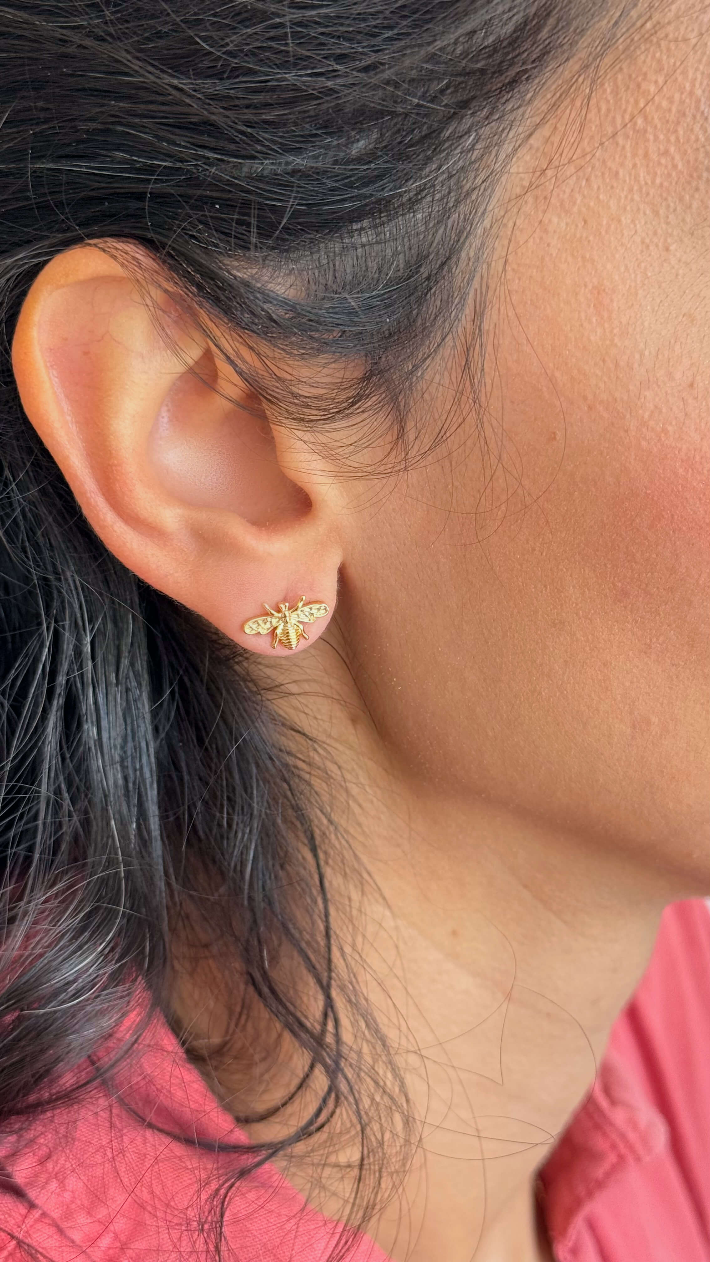 Brinco Abelhinha Ouro