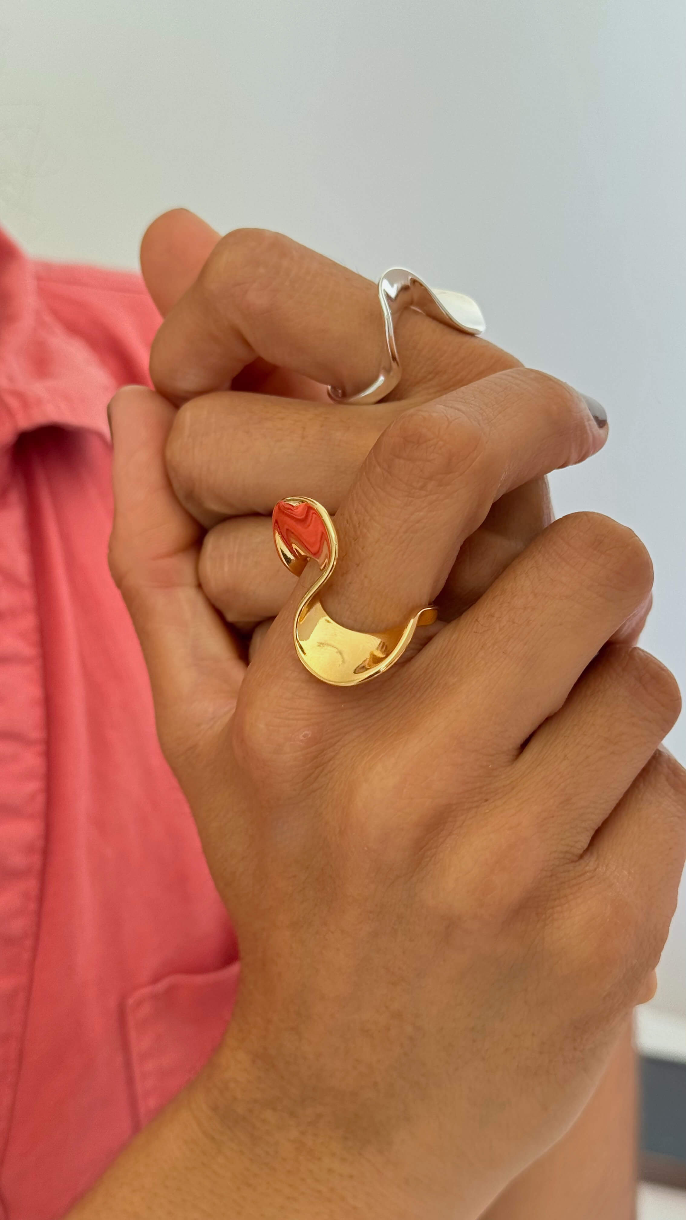 Anel Curva Abstrato Ouro