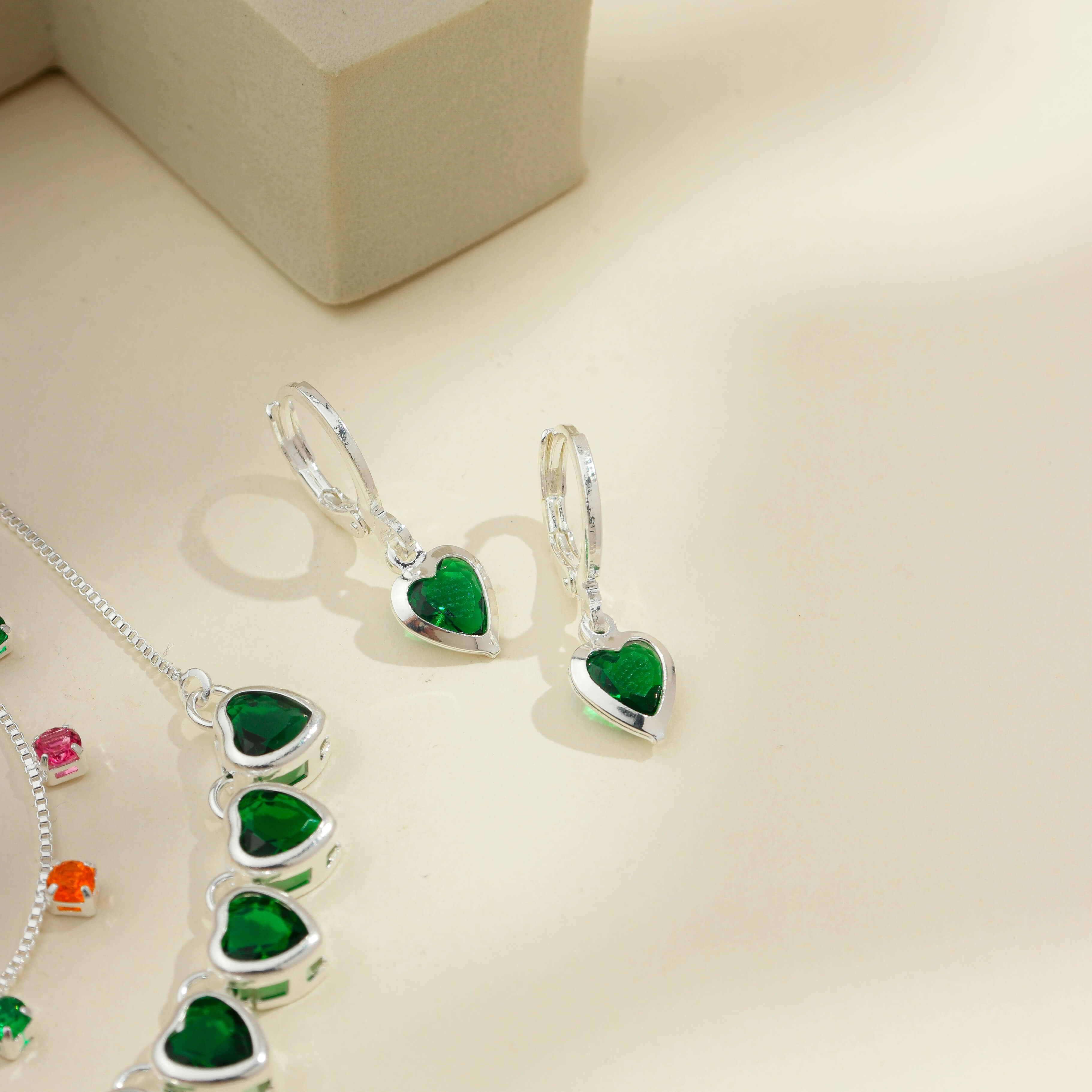 Brinco Argola Coração G Verde Prata