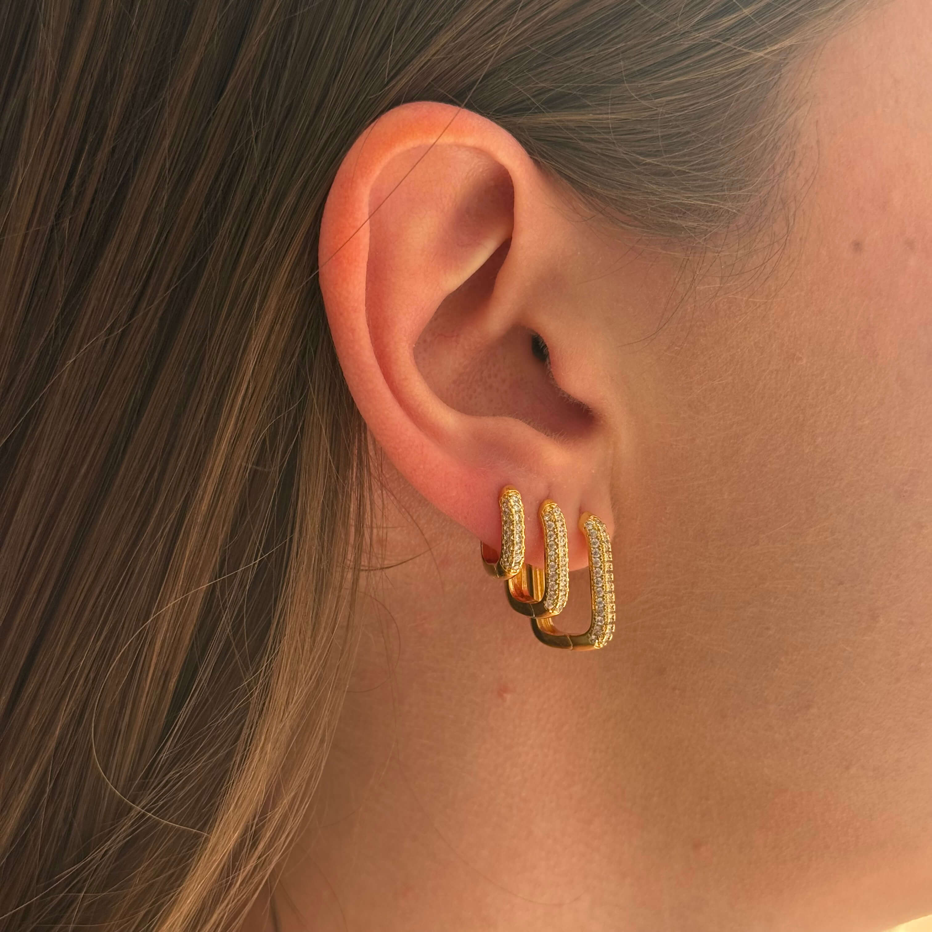 Brinco Argola Retangular P Cravejado Ouro