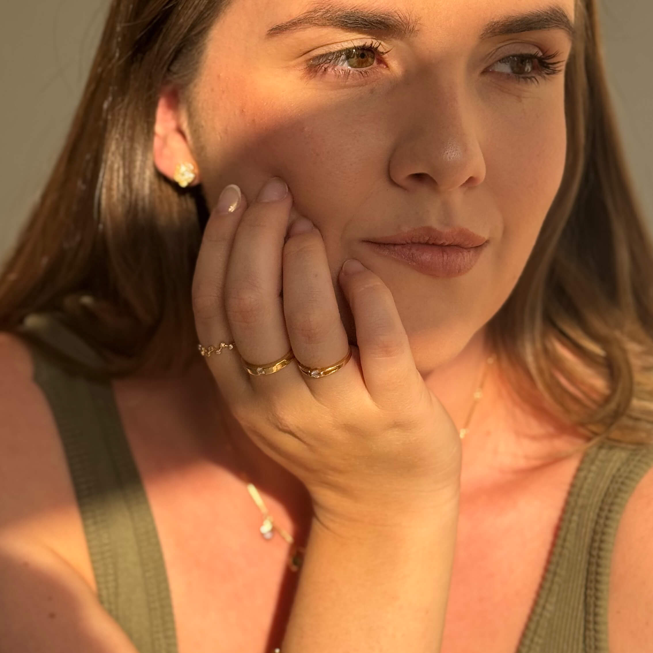 Anel Solitário Aro Vazado Ouro