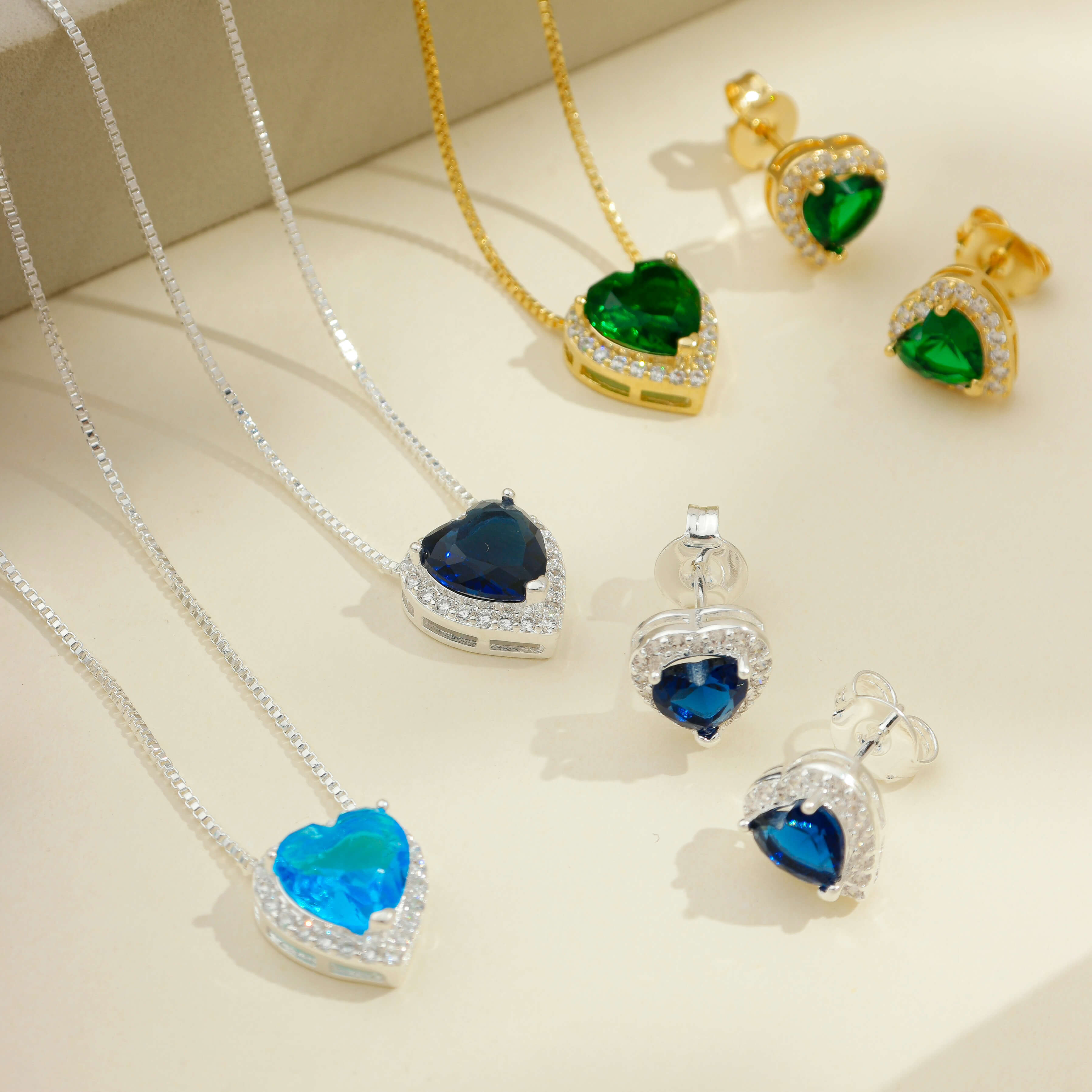 Colar Coração Azul Marinho Zircônias Prata