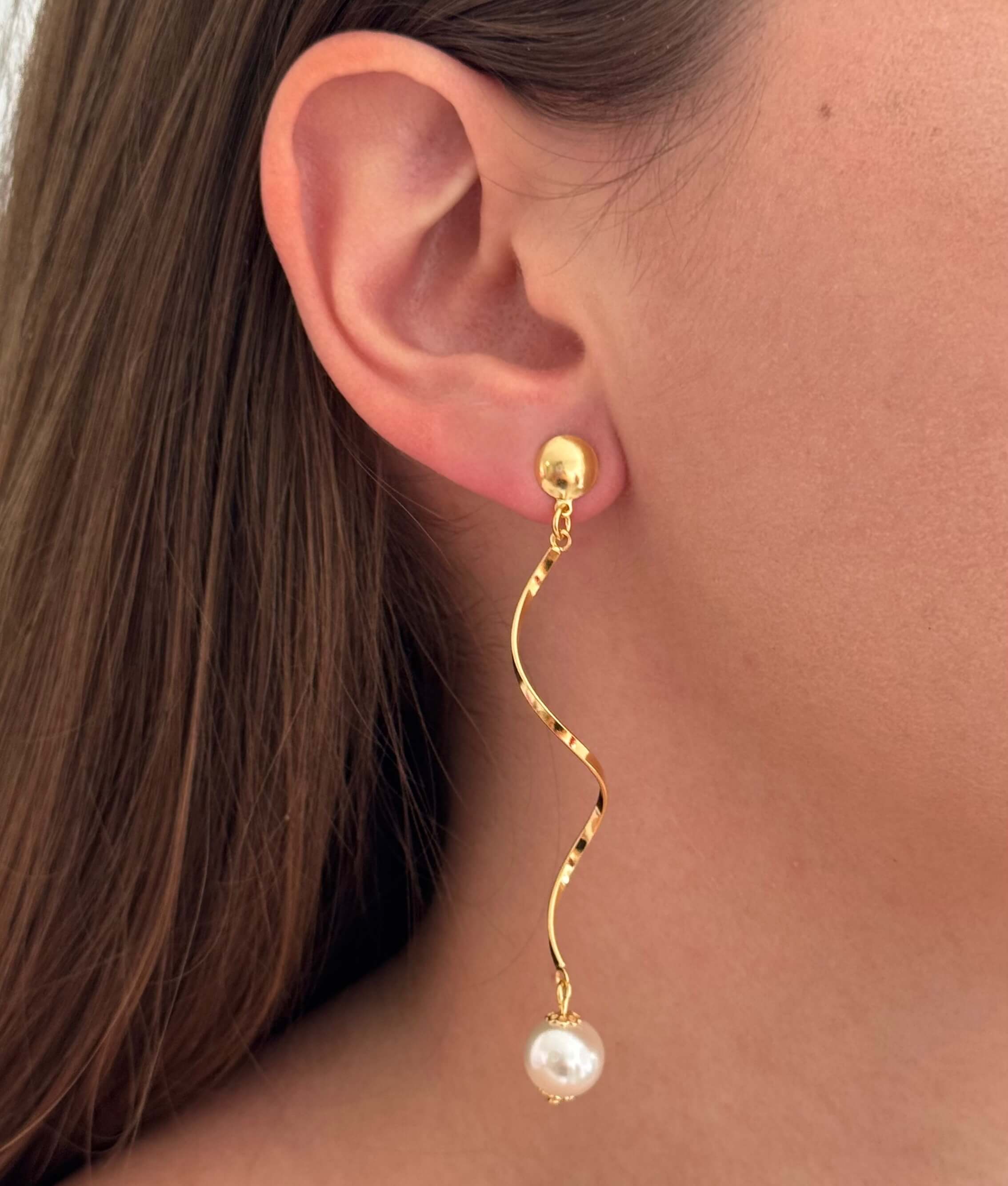 Brinco Curva e Pérola Ouro