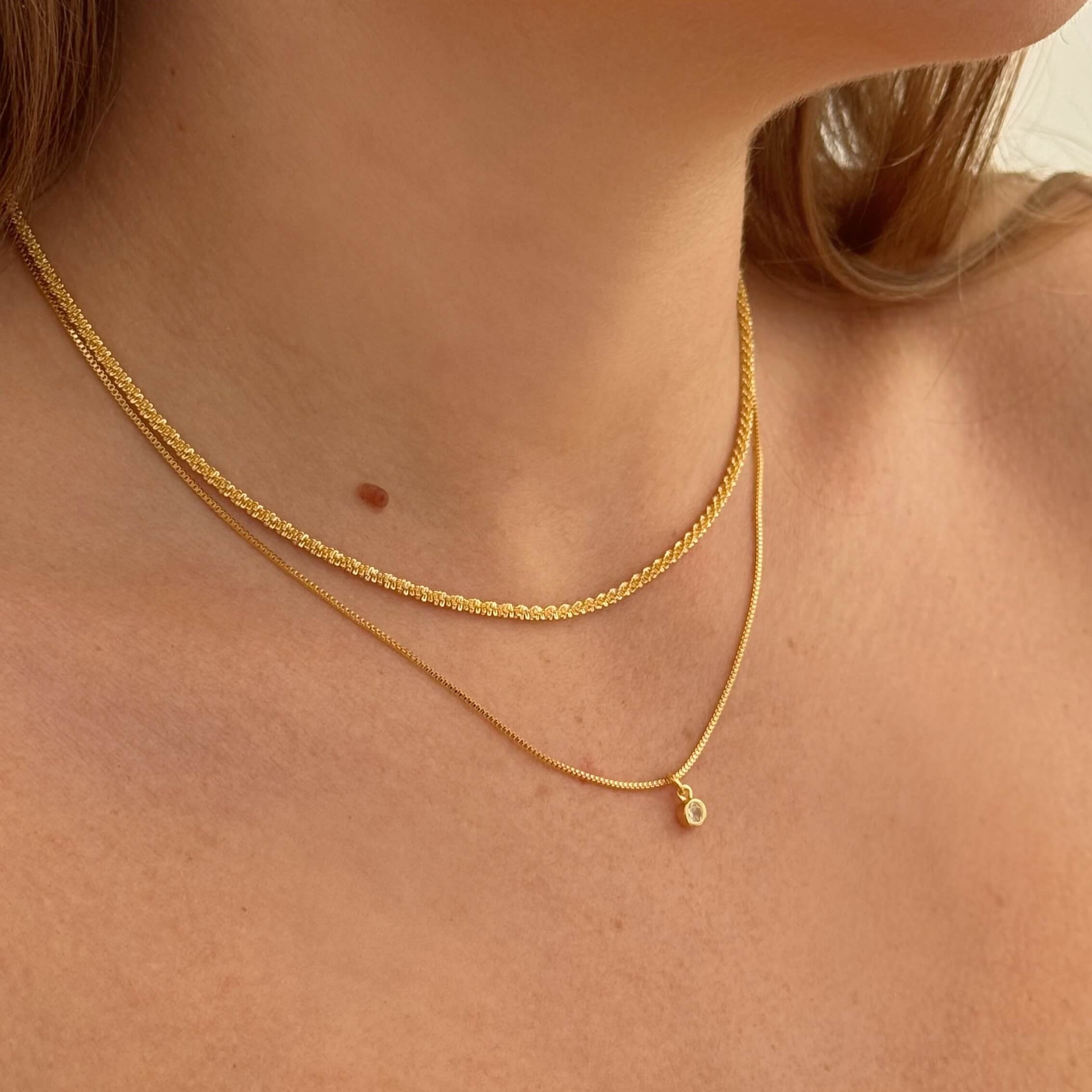 Colar Duplo Ponto de Luz e Fio Grosso Ouro