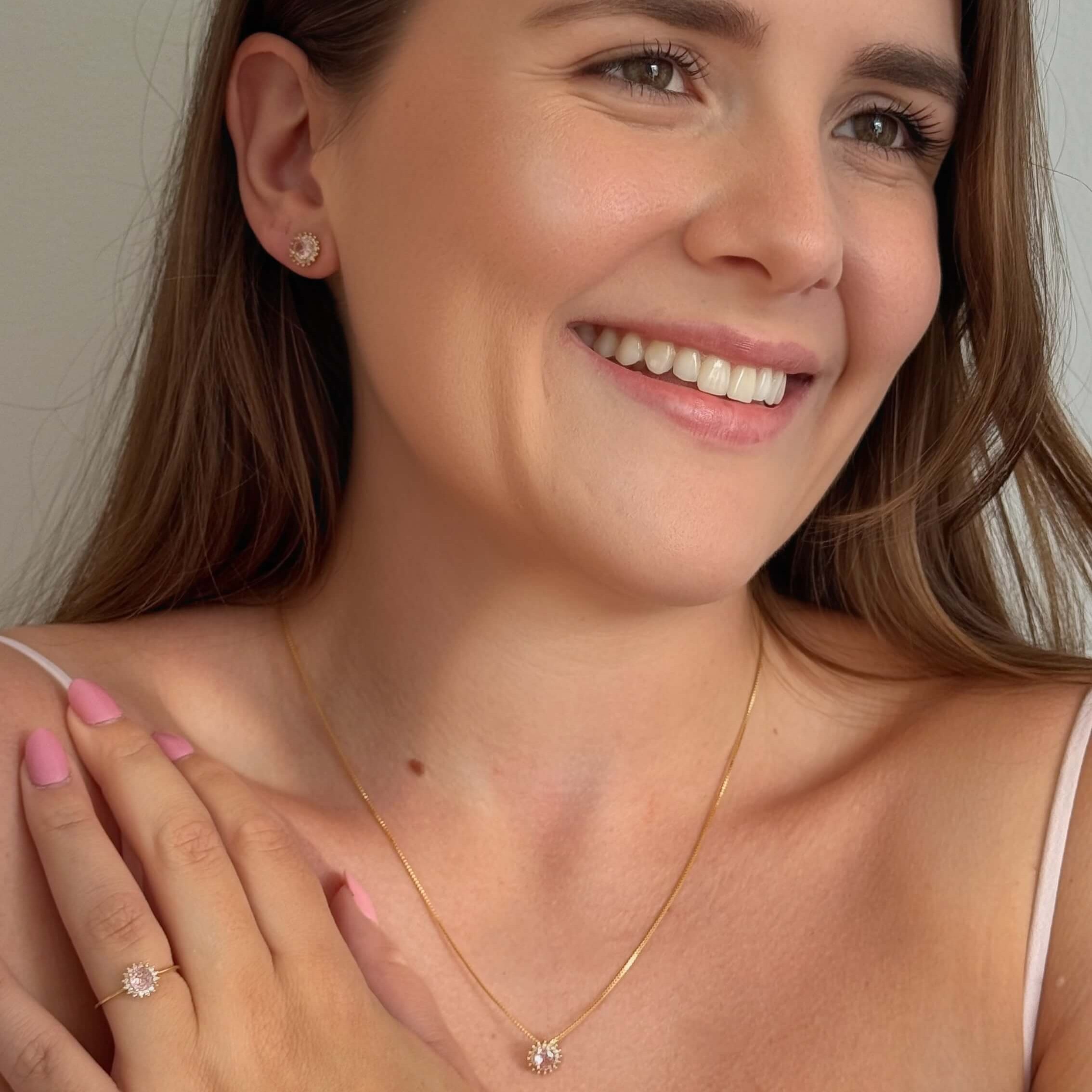 Colar Pedra Redonda Rosa e Zircônias Ouro