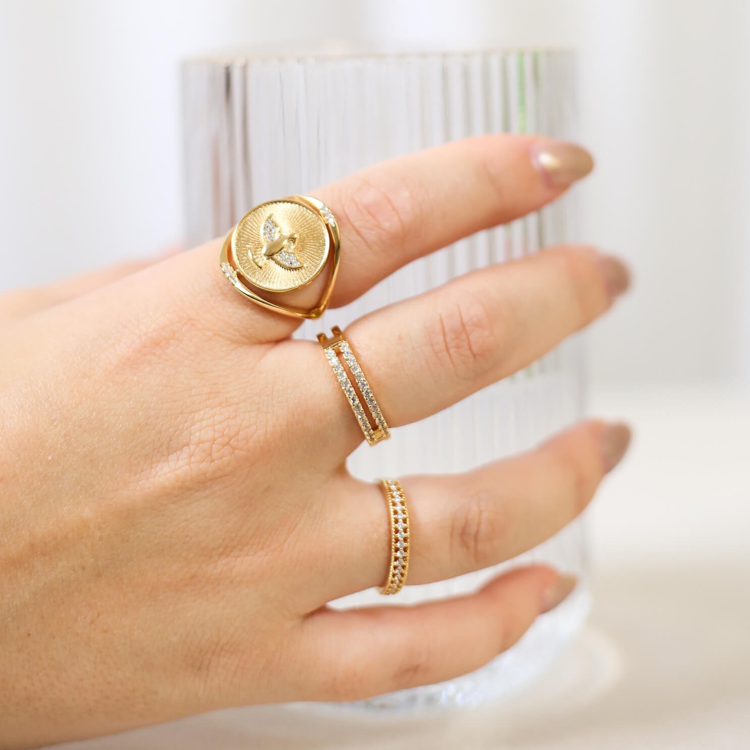 Anel Dupla Fileira Zircônias e Vazado Ouro