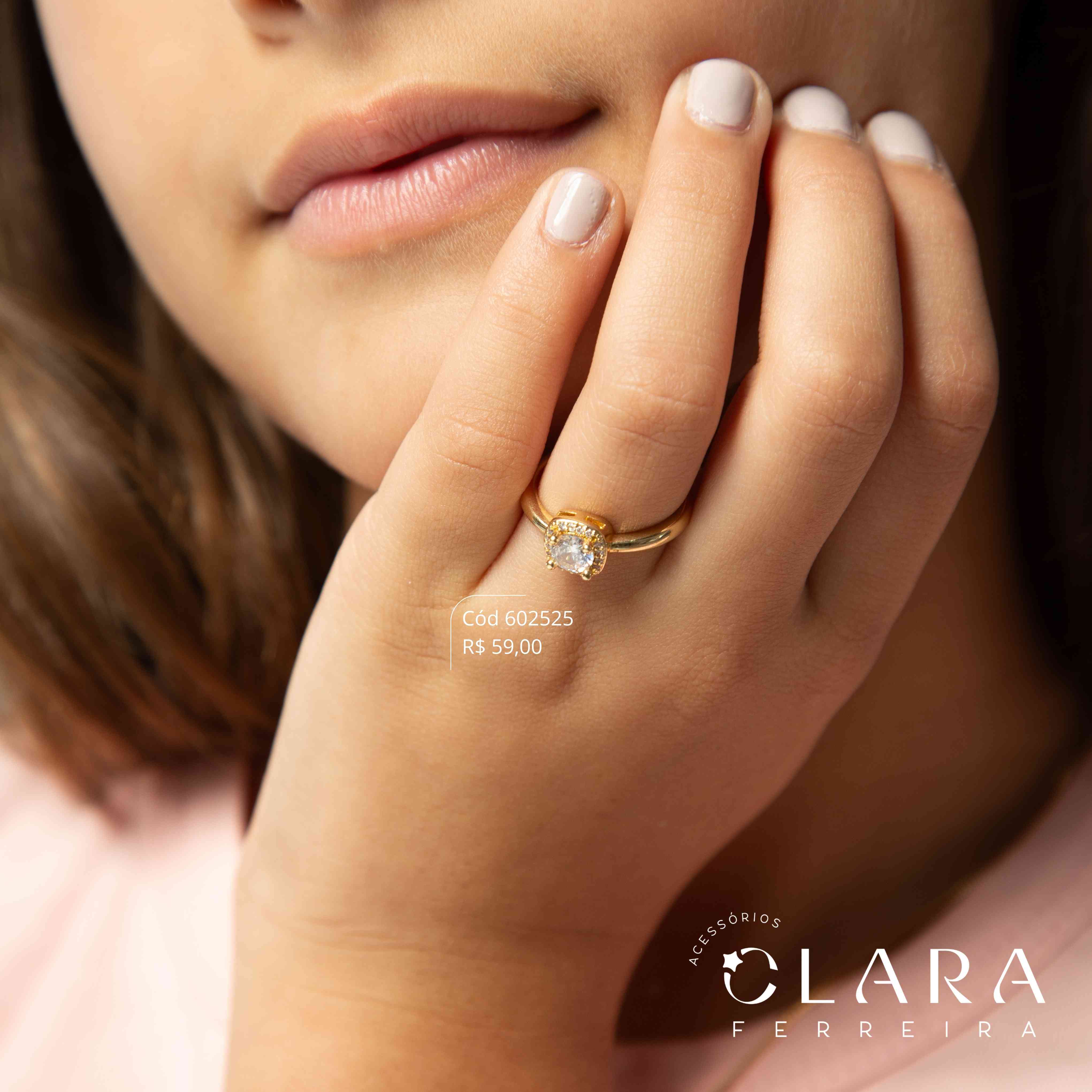 ANEL SOLITARIO ZIRCONIA REDONDA 5MM ADORNADO DE MICROZIRCONIAS  - Dourado