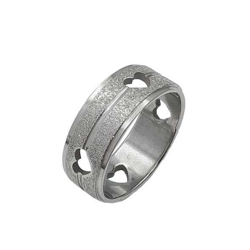 ANEL ALIANÇA AÇO INOX ANATÔMICA RETA 8MM C/ JATEADO BRILHANTE E CORAÇÕES VAZADOS - Número 16/17