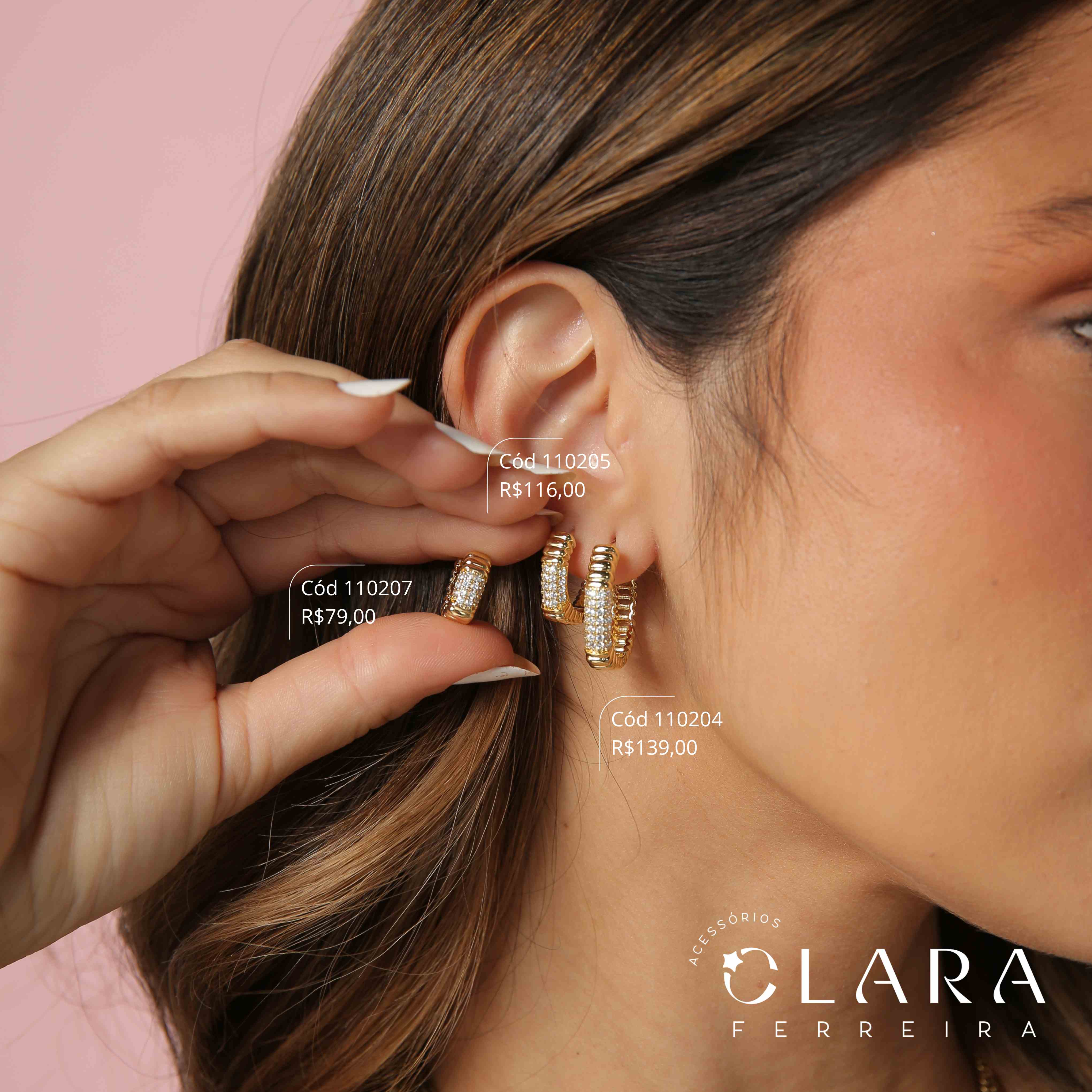 BRINCO ARGOLINHA CLICK QUADRADA FIO DE BARRINHAS COM 4 FILEIRAS DE MICROZIRCÔNIAS - 24X5MM - Dourado