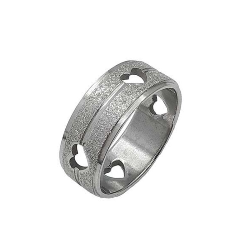 ANEL ALIANÇA AÇO INOX ANATÔMICA RETA 8MM C/ JATEADO BRILHANTE E CORAÇÕES VAZADOS - Número 26/27