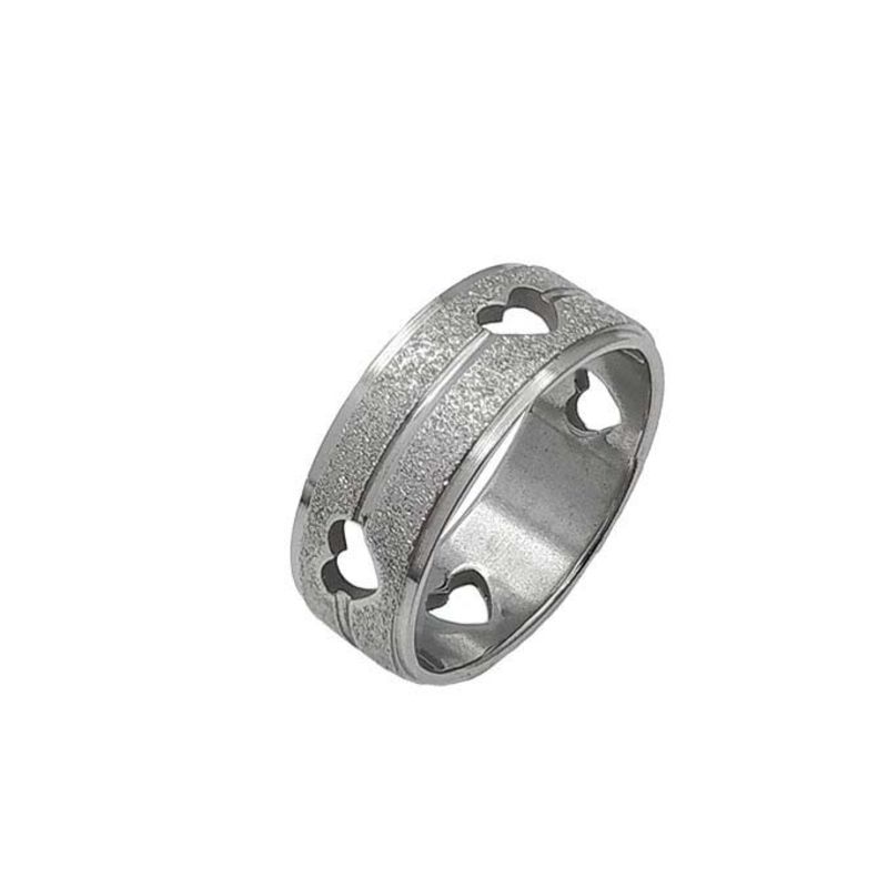 ANEL ALIANÇA AÇO INOX ANATÔMICA RETA 8MM C/ JATEADO BRILHANTE E CORAÇÕES VAZADOS - Número 18/19