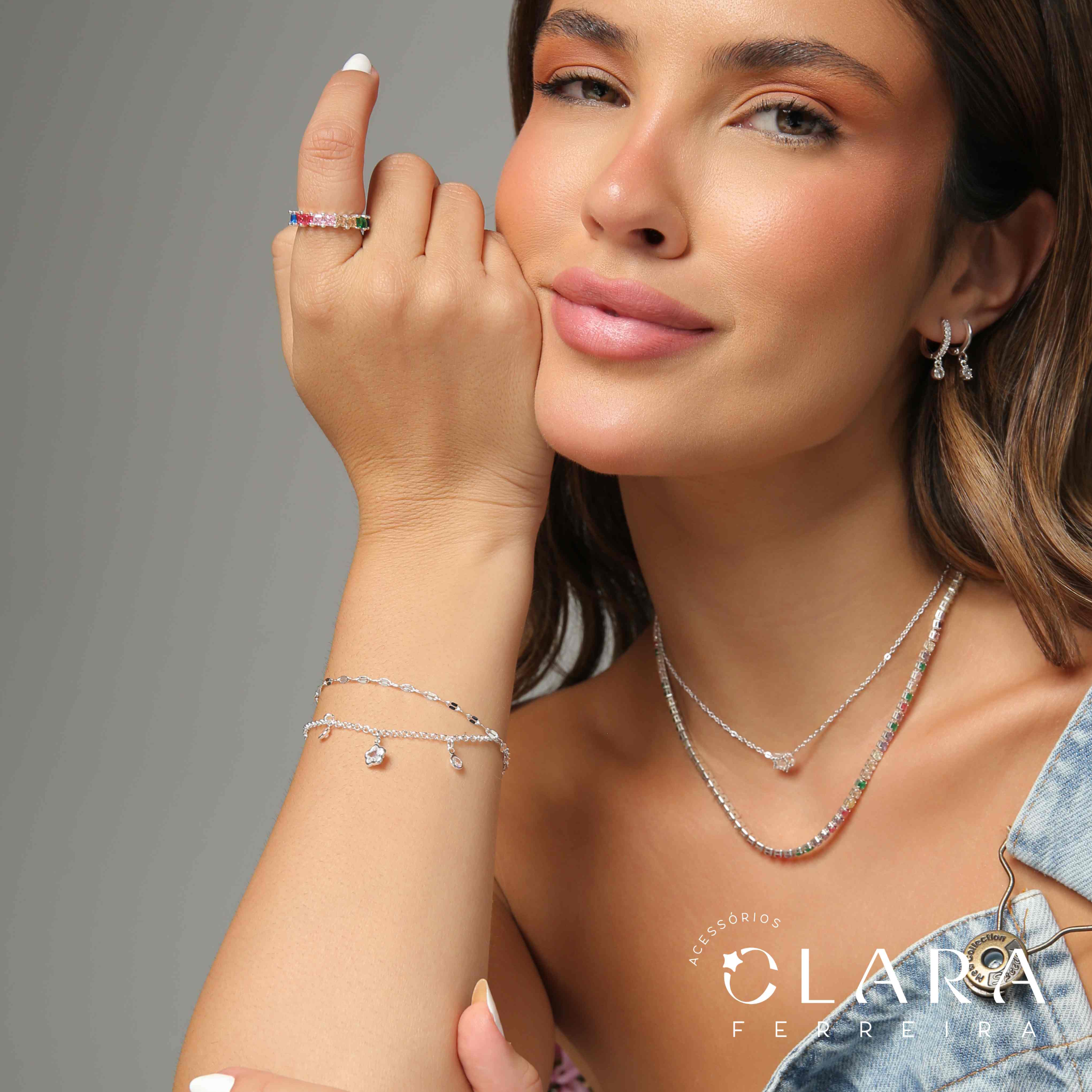 BRINCO ARGOLINHA TRANQUETA C/ 1 ZIRCÔNIA REDONDA PENDURADA - 3MM - Banho de Prata