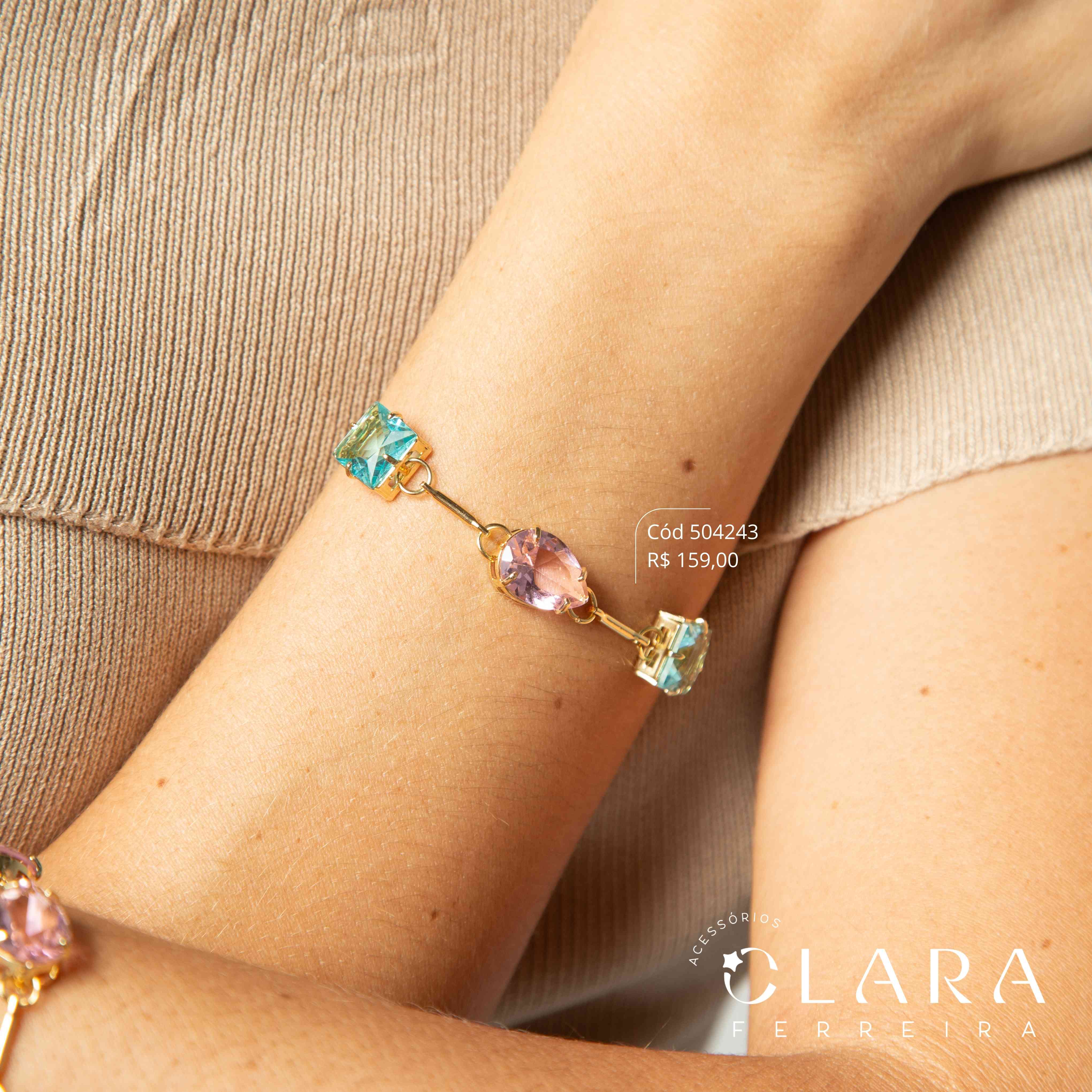 PULSEIRA ELOS C/ 2 ZIRCÔNIAS QUADRADAS 10MM E 1 ZIRCÔNIA GOTA 14MM ENTRE BARRINHAS - LINHA FESTA - PEÇA VENDIDA  - 17CM - Dourado