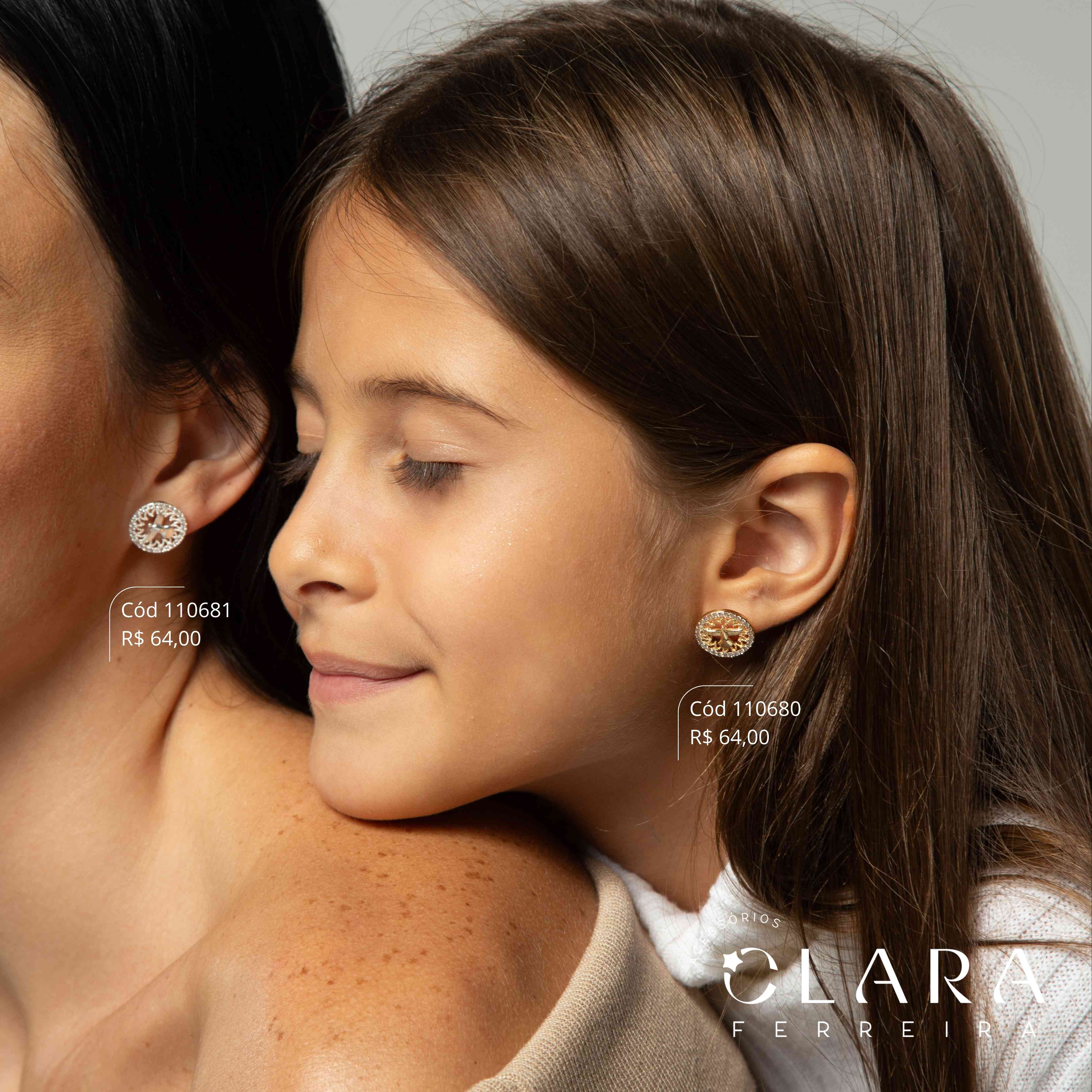 BRINCO MANDALA REDONDA C/ ESPIRITO SANTO ADORNADO MICROZIRCONIAS - 15MM - Banho de Prata