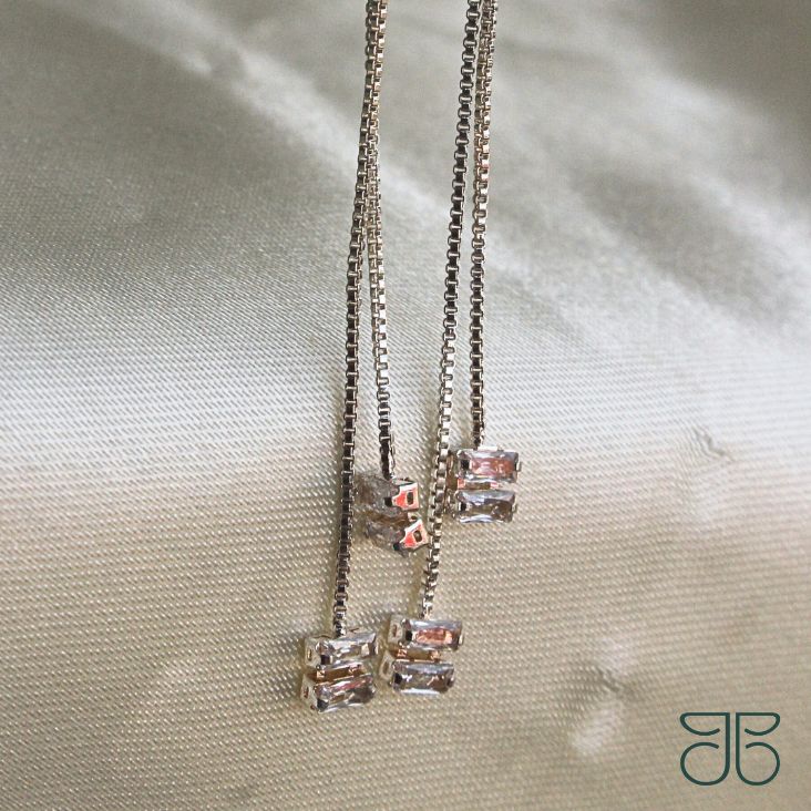 BRINCO PALITINHO VENEZIANA AMARRADA ZIRCONIA NAVETE PEND PRATA