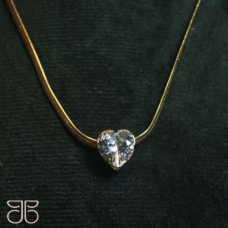 CHOKER FITA FINA PINGENTE CORAÇÃO ZIRCONIA CRISTAL