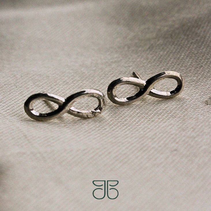 BRINCO INFINITO PRATA