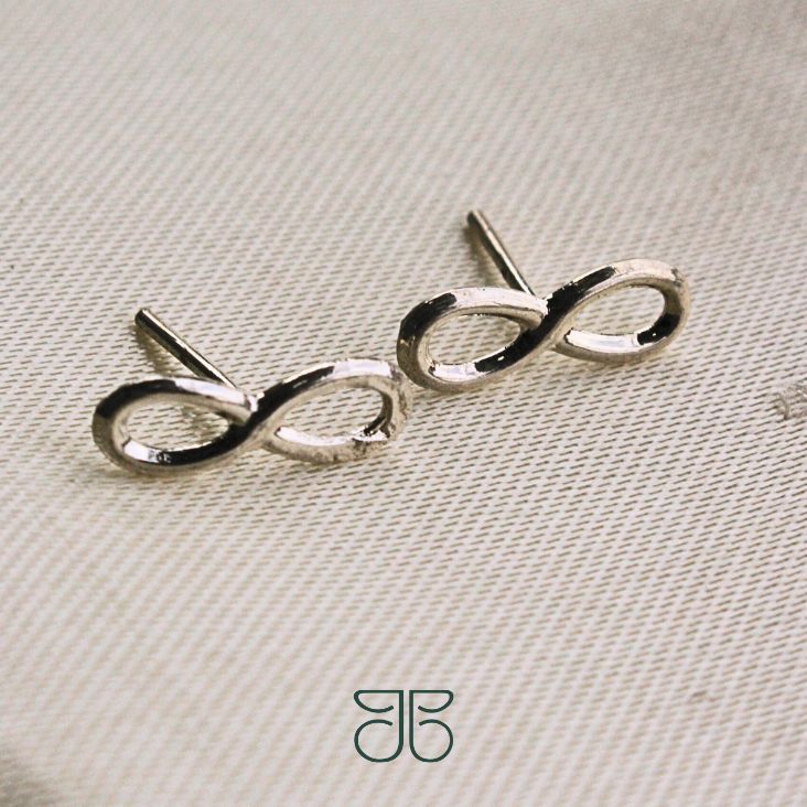 BRINCO INFINITO PRATA